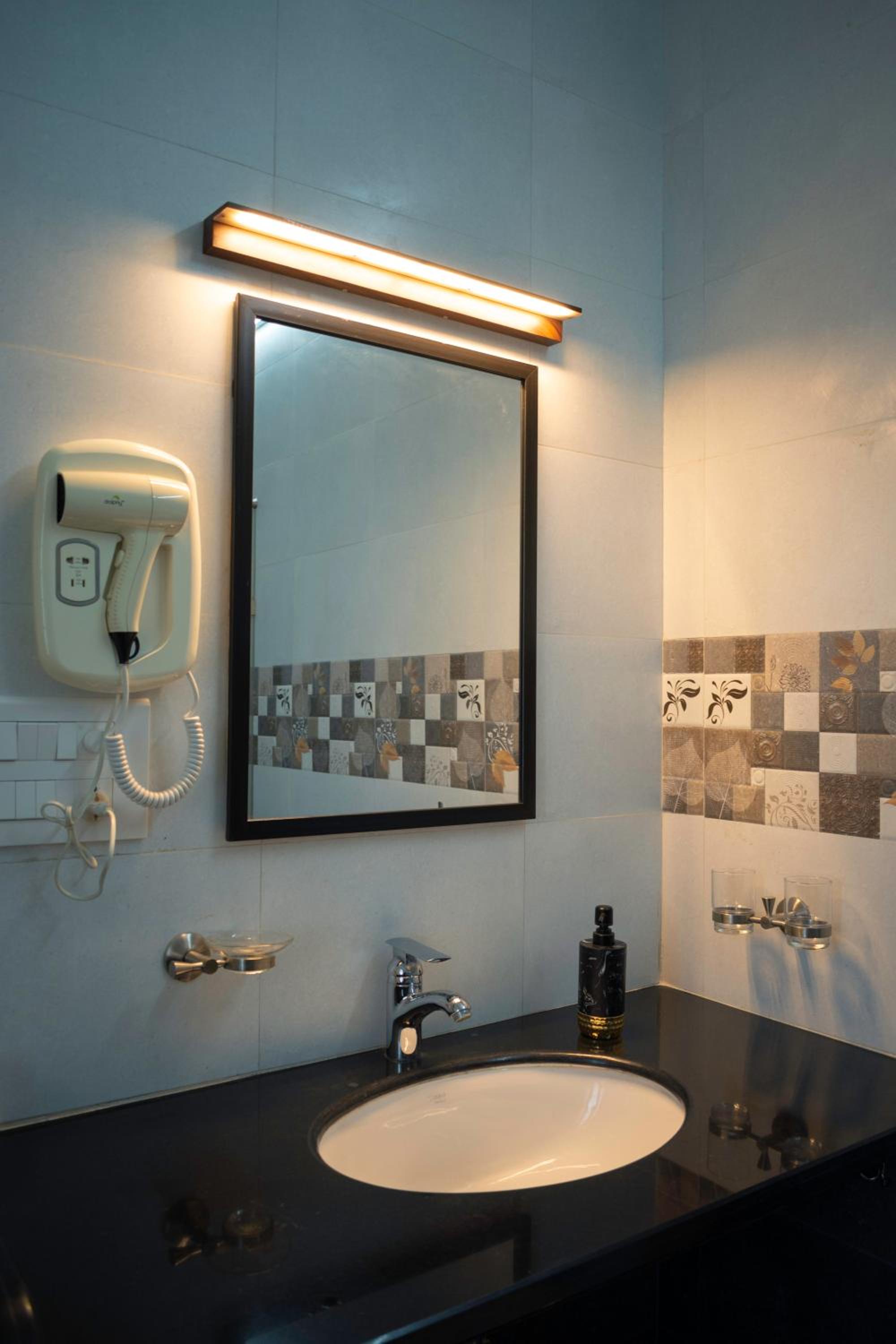 Casa Romana- Indulgent Comfort in Lake and Hill View Rooms