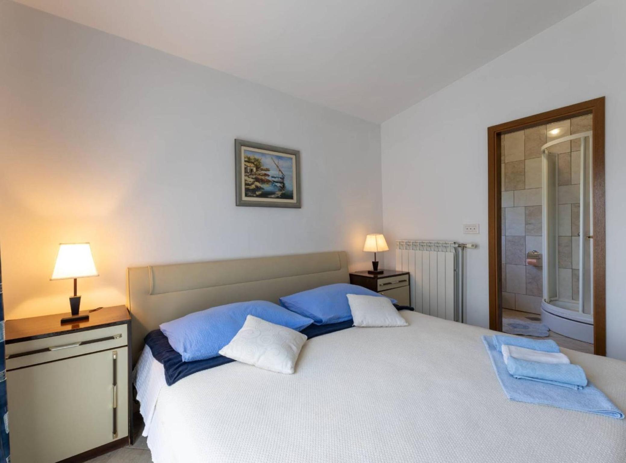 Bright and Spacious Apartment with Terrace in Kastel Stafilic view 3