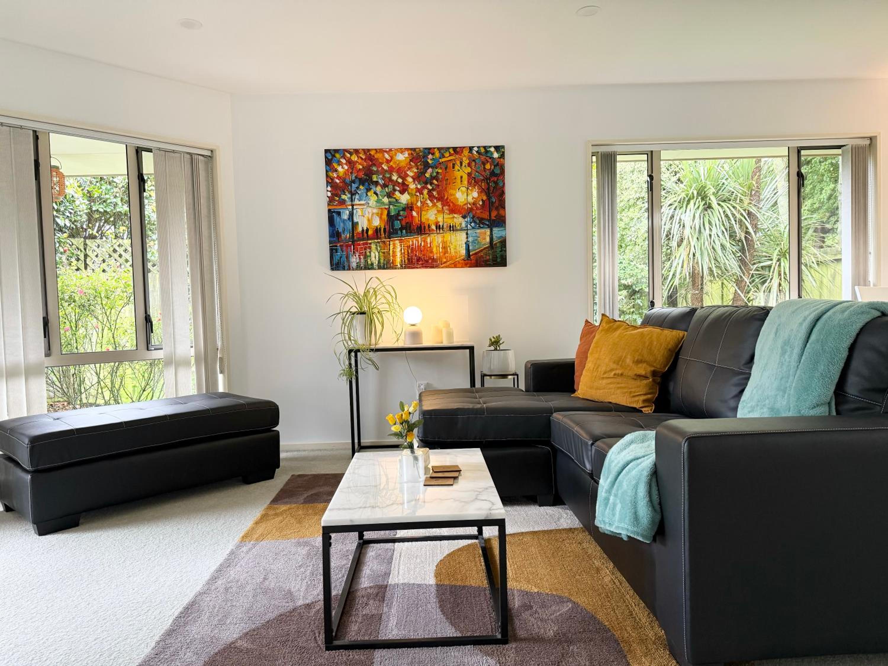Large warm 4BRM family recharge in Halswell - Netflix, Massage chair