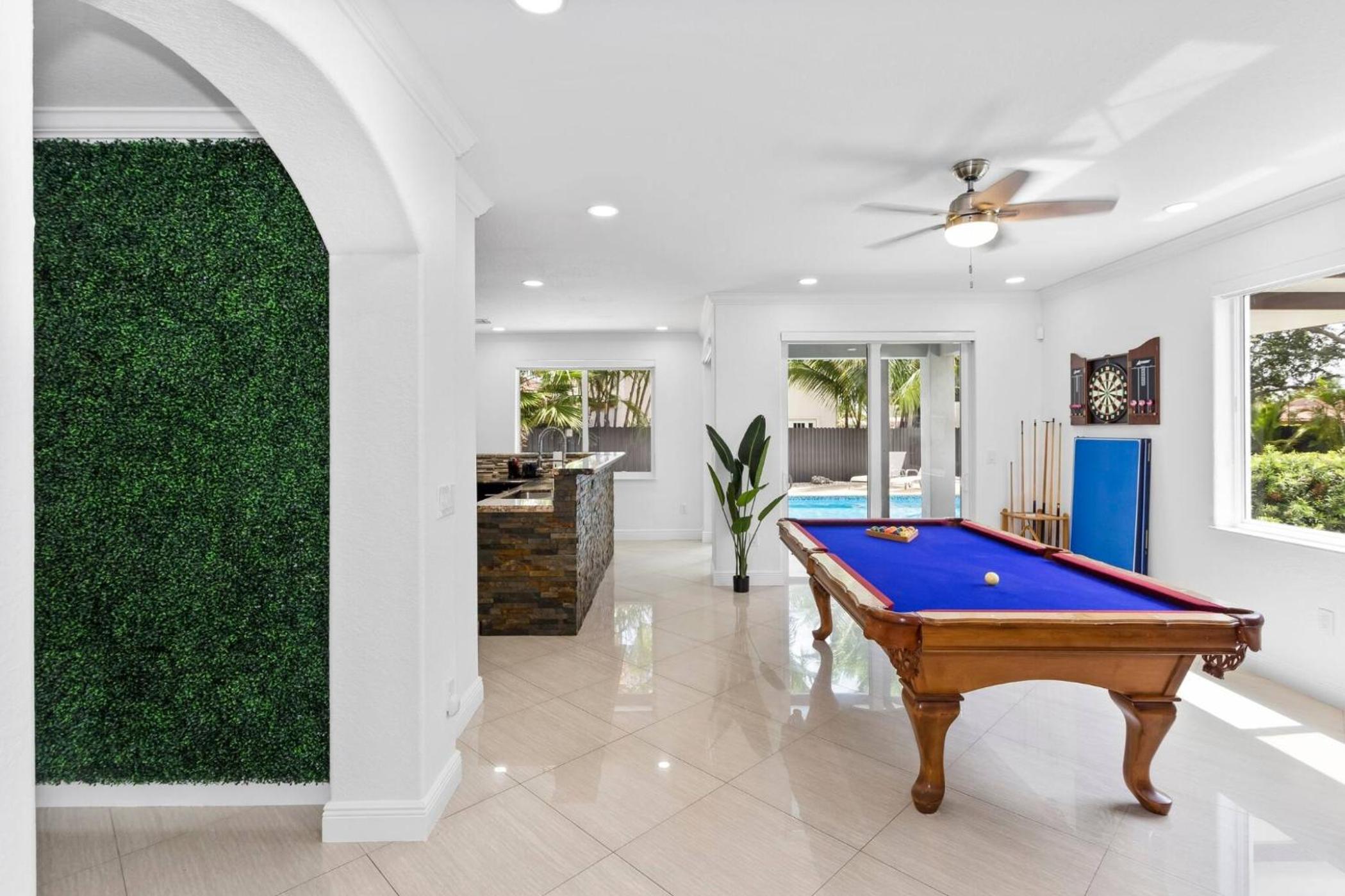 Luxe Villa 5BR I Pool Jacuzzi Fire Pit Piano