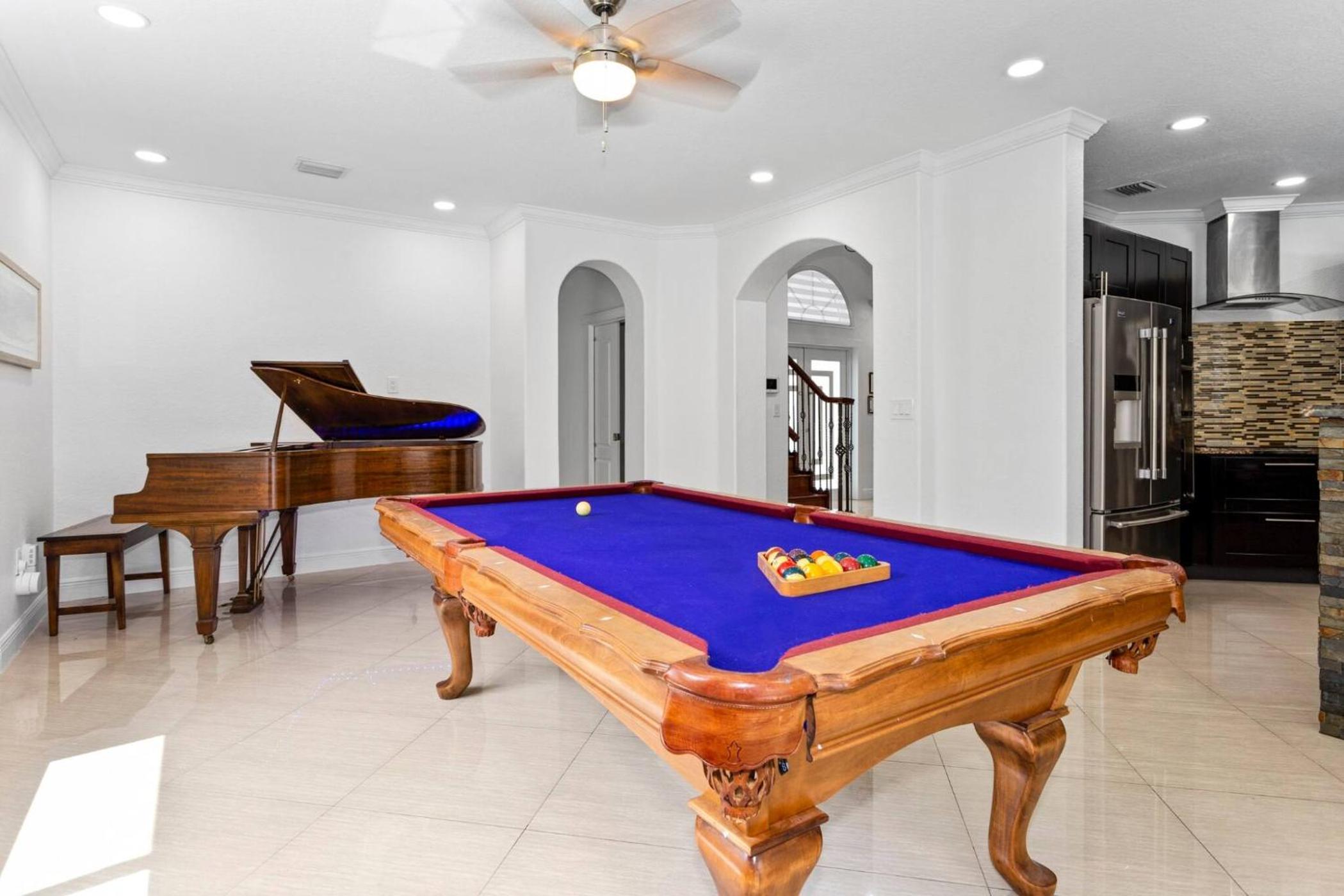 Luxe Villa 5BR I Pool Jacuzzi Fire Pit Piano