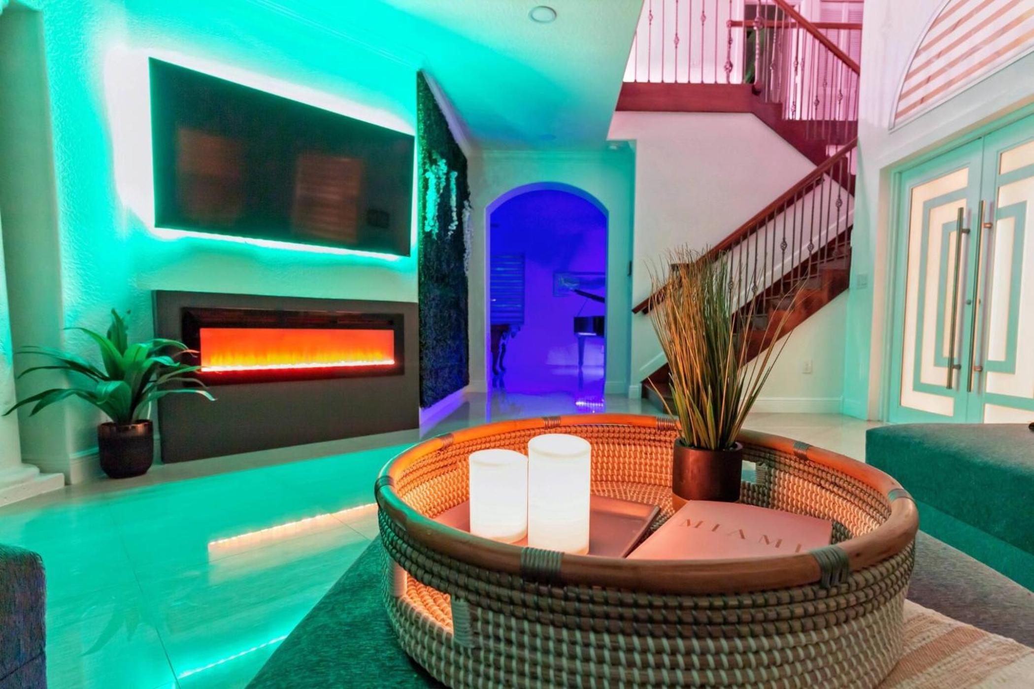 Luxe Villa 5BR I Pool Jacuzzi Fire Pit Piano