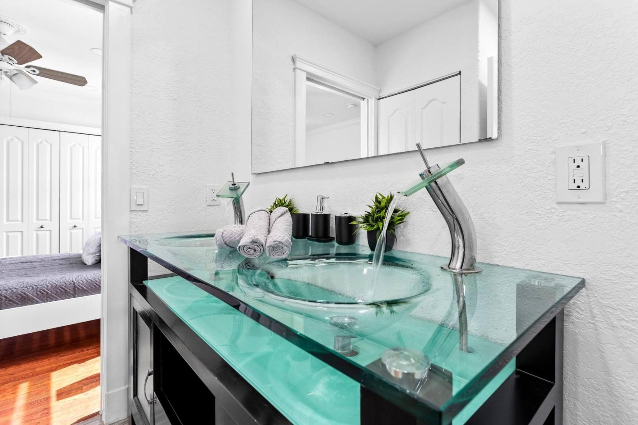 Luxe Villa 5BR I Pool Jacuzzi Fire Pit Piano