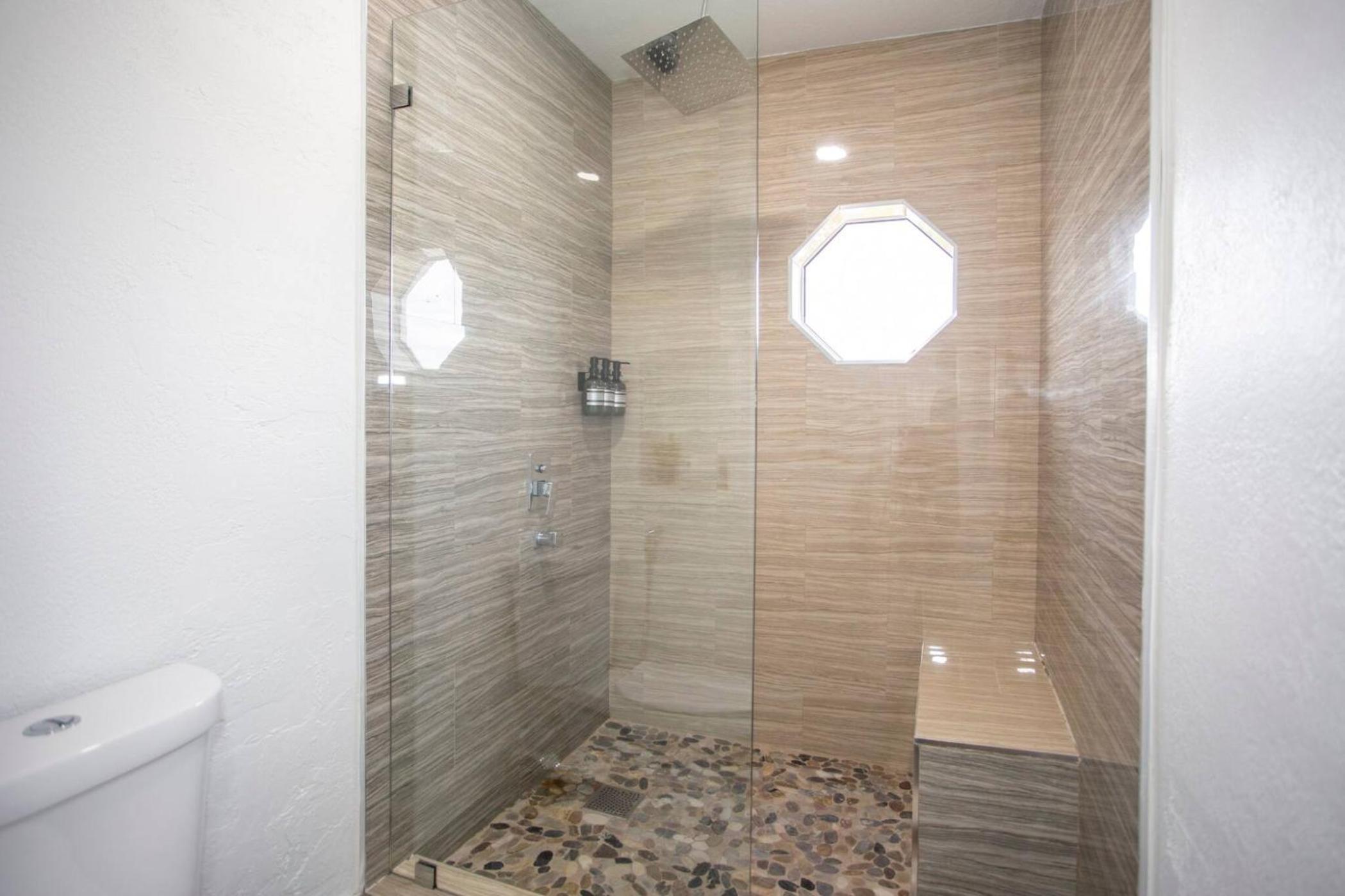 Luxe Villa 5BR I Pool Jacuzzi Fire Pit Piano