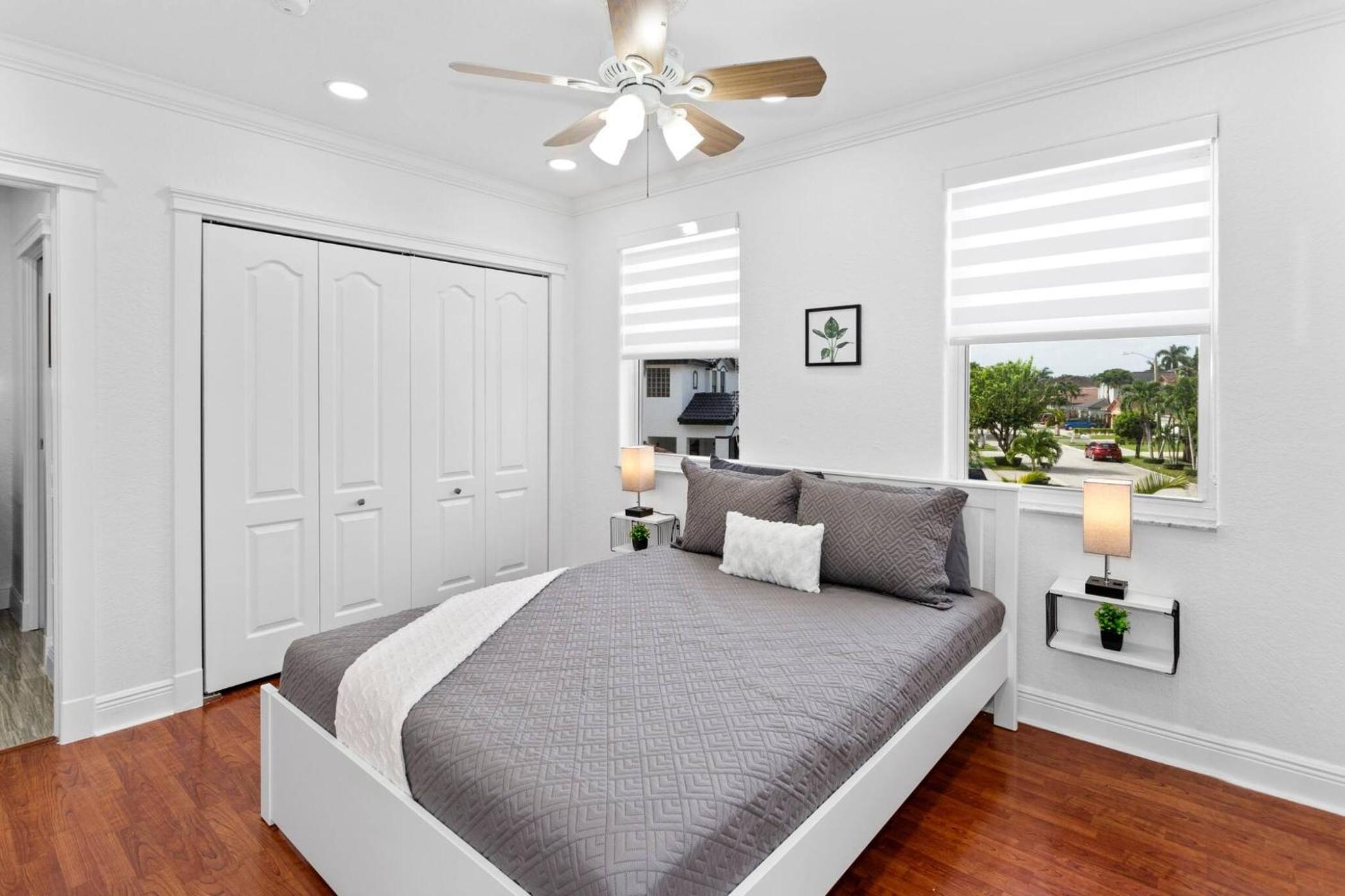 Luxe Villa 5BR I Pool Jacuzzi Fire Pit Piano