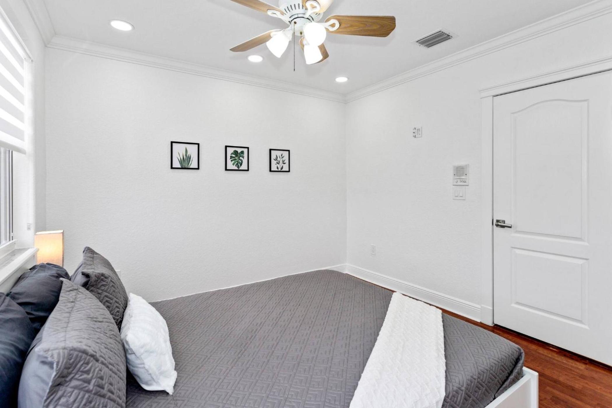 Luxe Villa 5BR I Pool Jacuzzi Fire Pit Piano