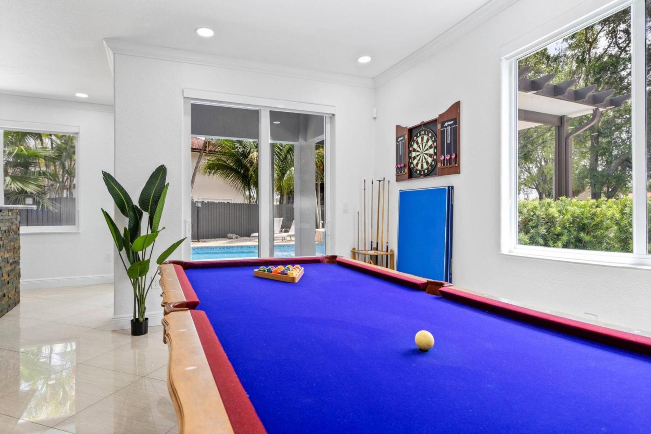 Luxe Villa 5BR I Pool Jacuzzi Fire Pit Piano