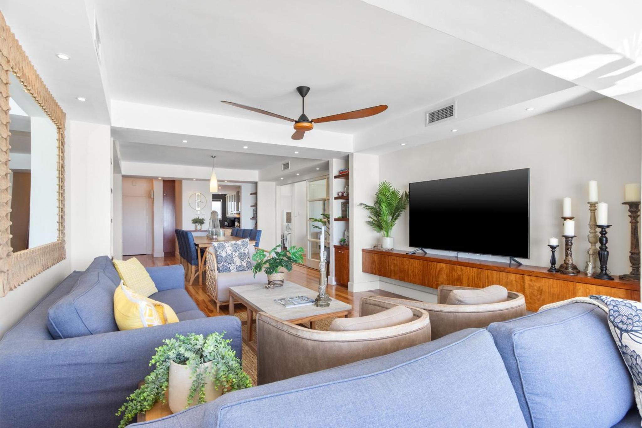 La Mer Views by Host Agents