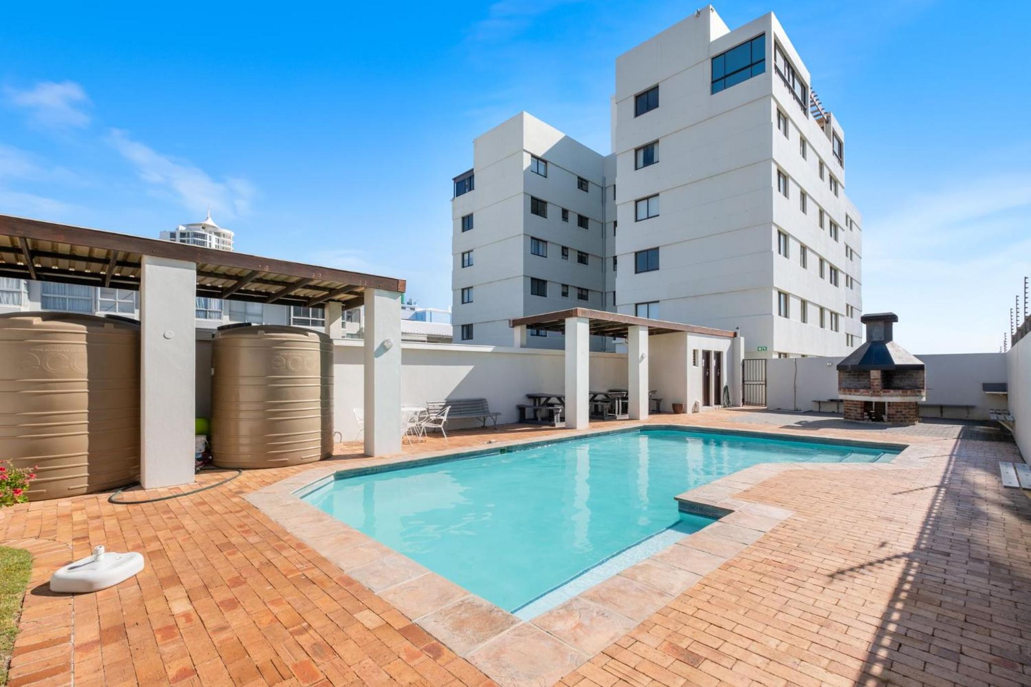 La Mer Views by Host Agents