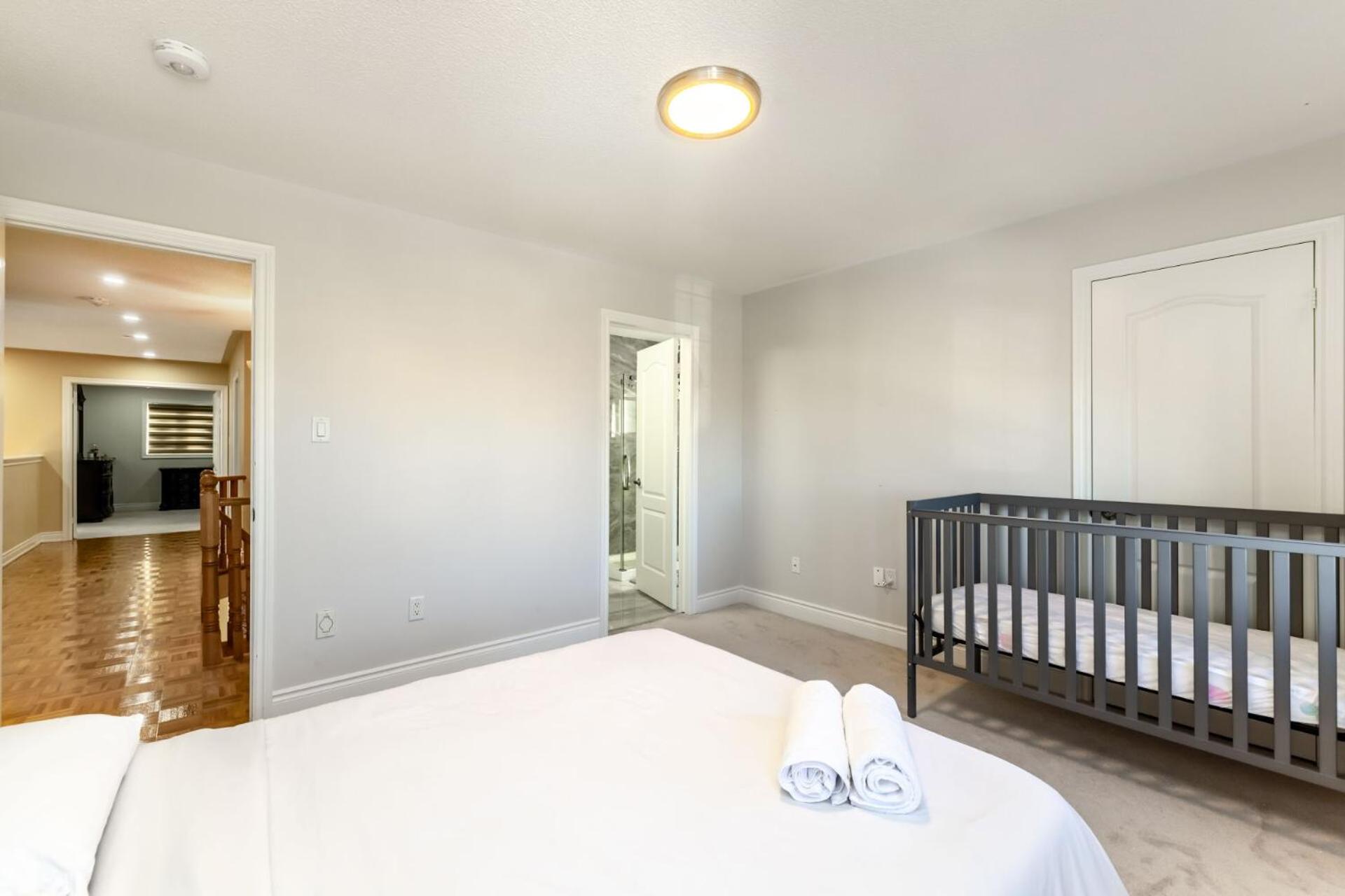 Relax with family in Luxury Oasis near Airport
