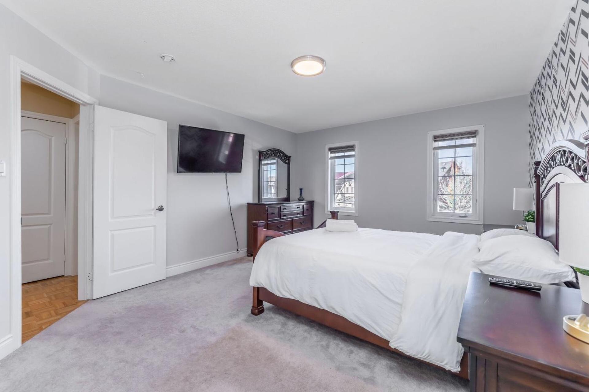Relax with family in Luxury Oasis near Airport