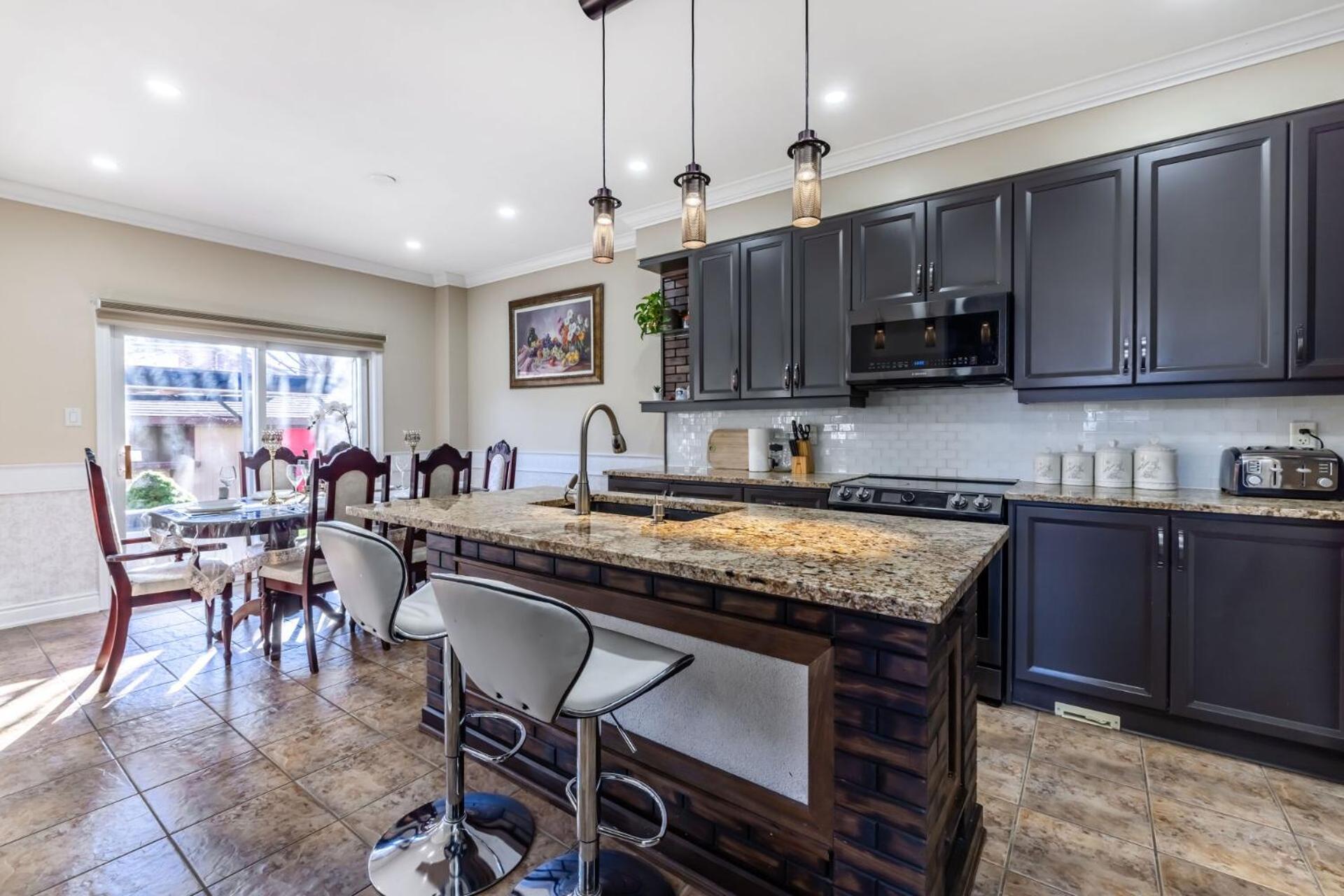 Relax with family in Luxury Oasis near Airport