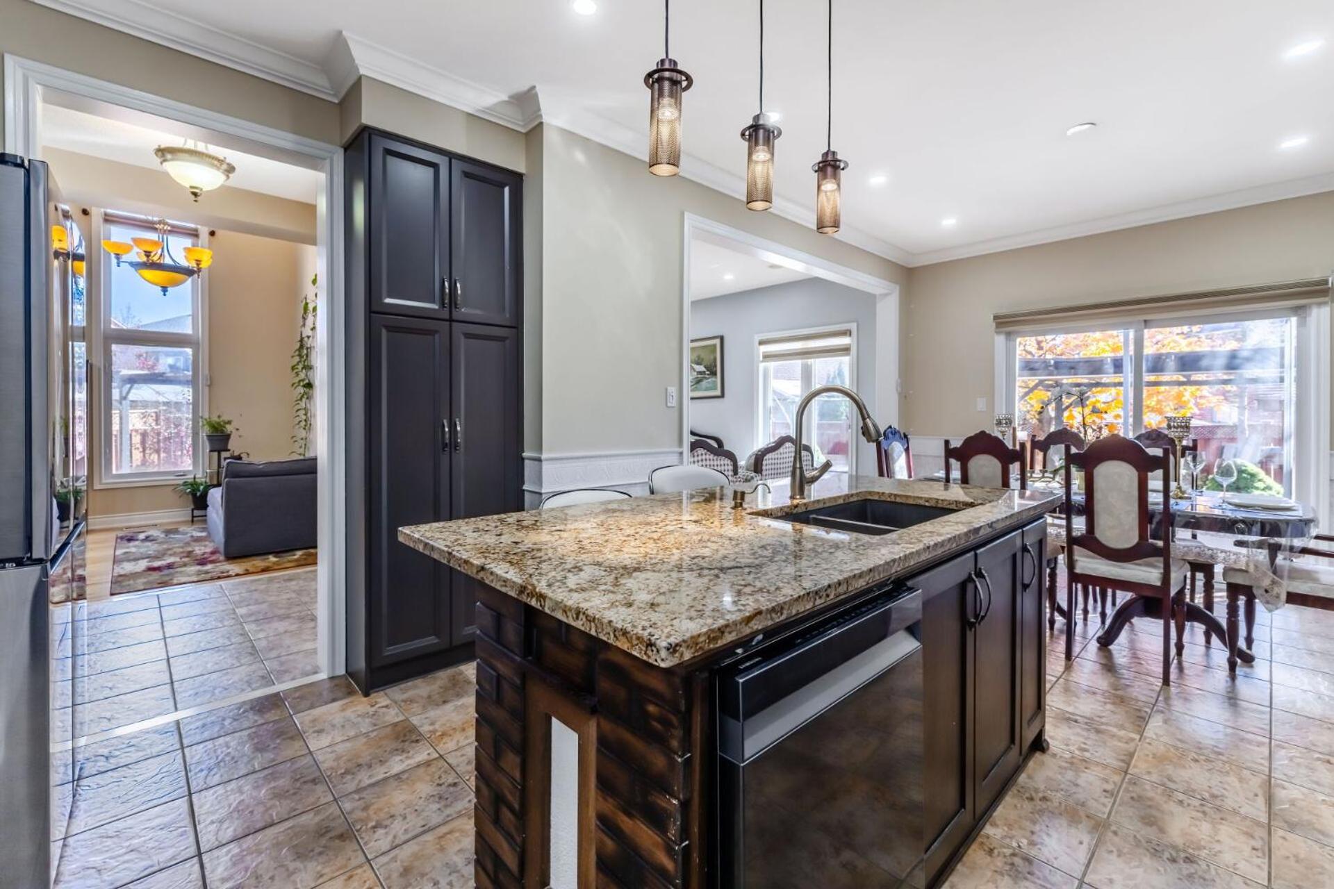Relax with family in Luxury Oasis near Airport