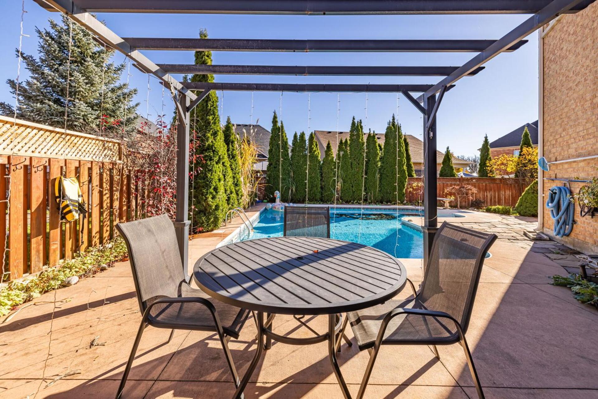 Relax with family in Luxury Oasis near Airport