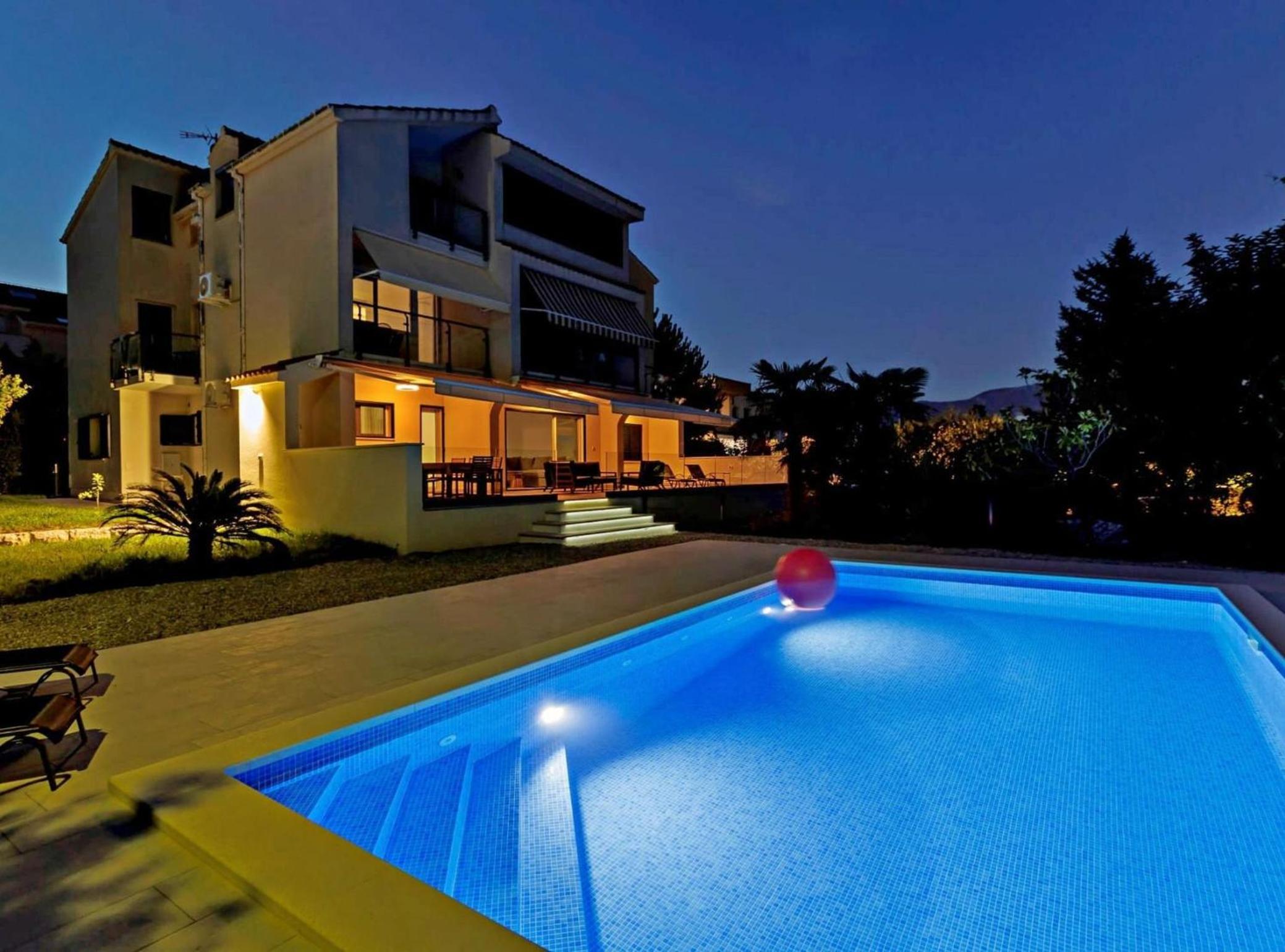 Spacious Kastel Stafilic Apartment with Private Pool view 2