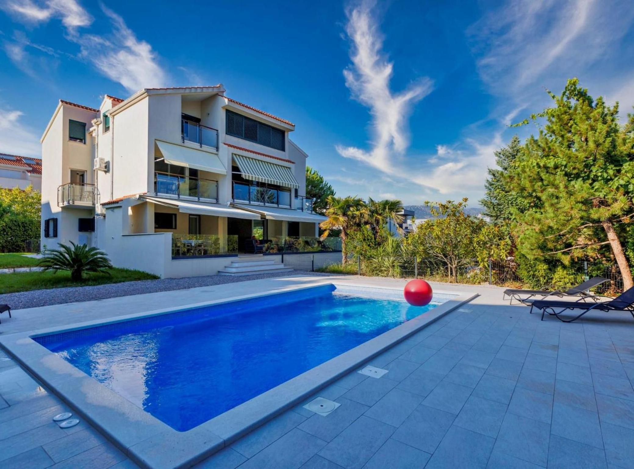 Spacious Kastel Stafilic Apartment with Private Pool view 3