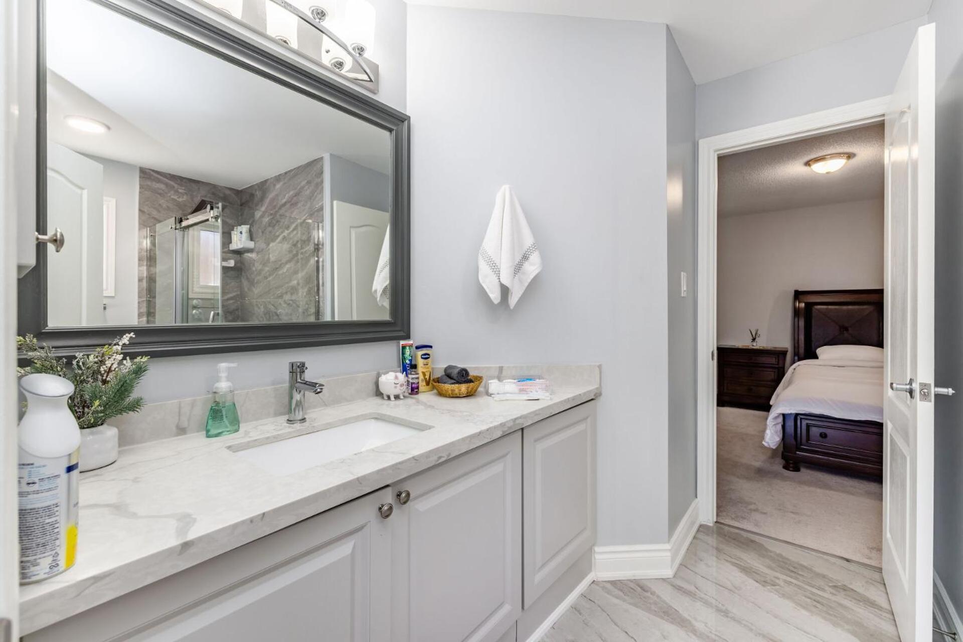 Relax with family in Luxury Oasis near Airport