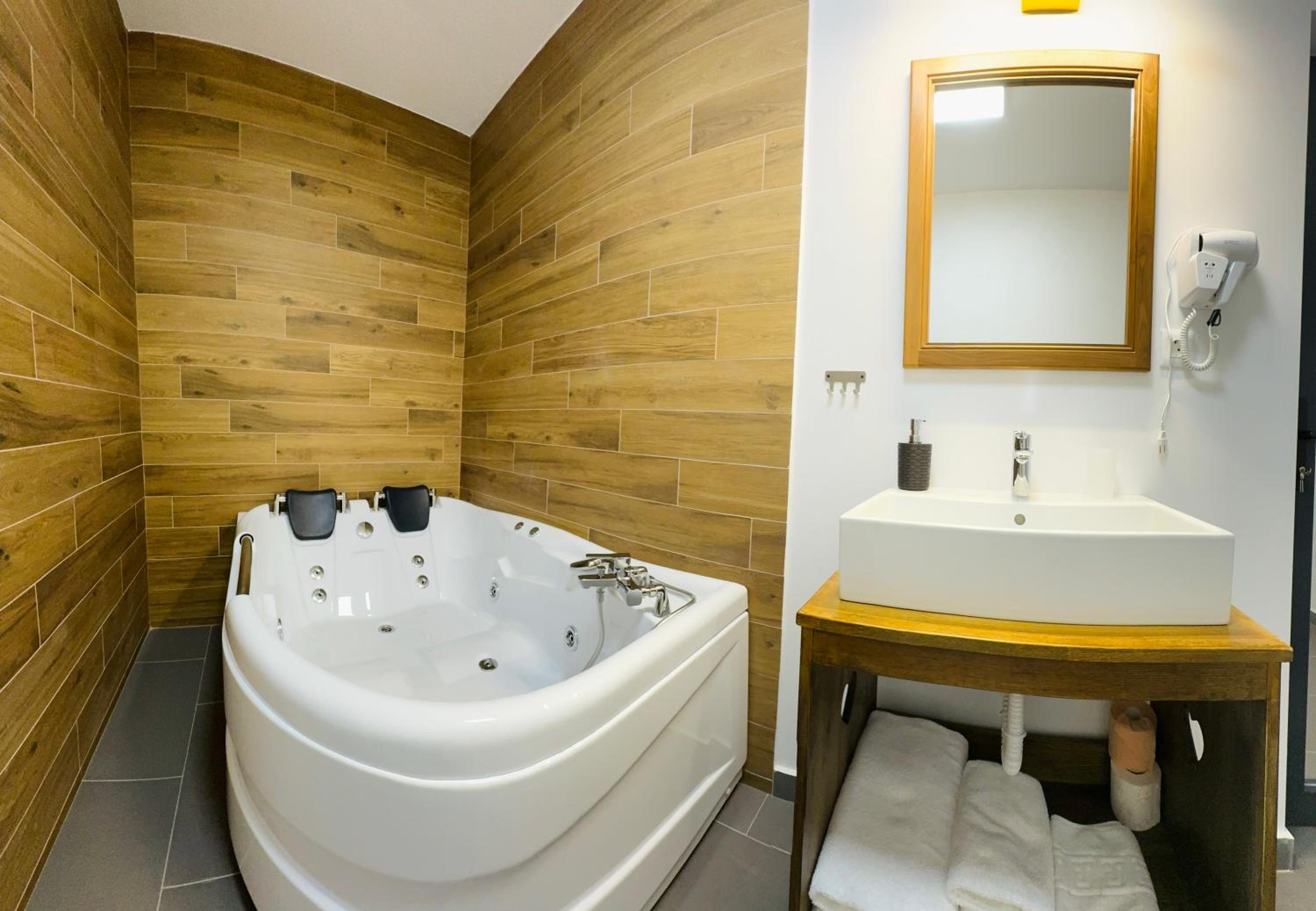 Vila Belcin Spa&Retreat view 2