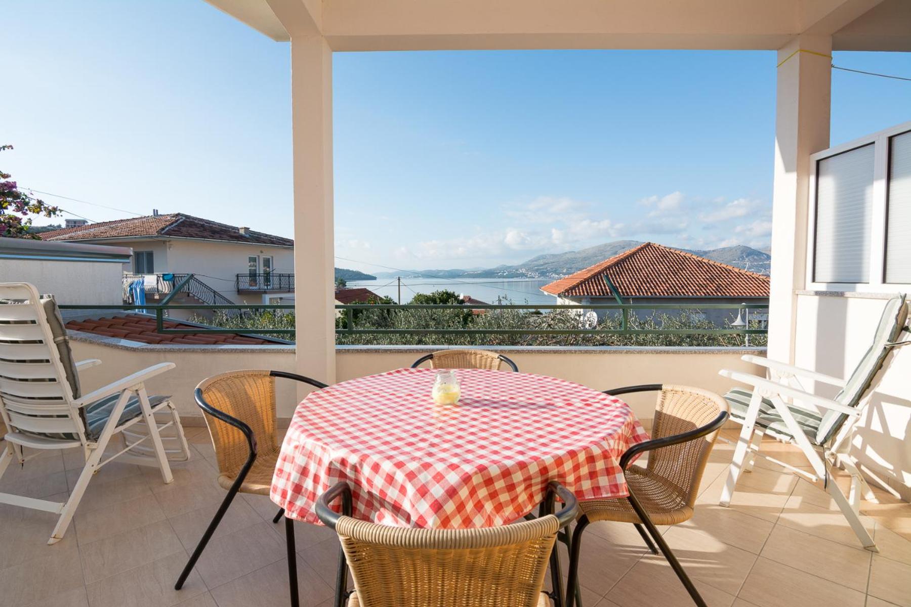 Apartments Marina