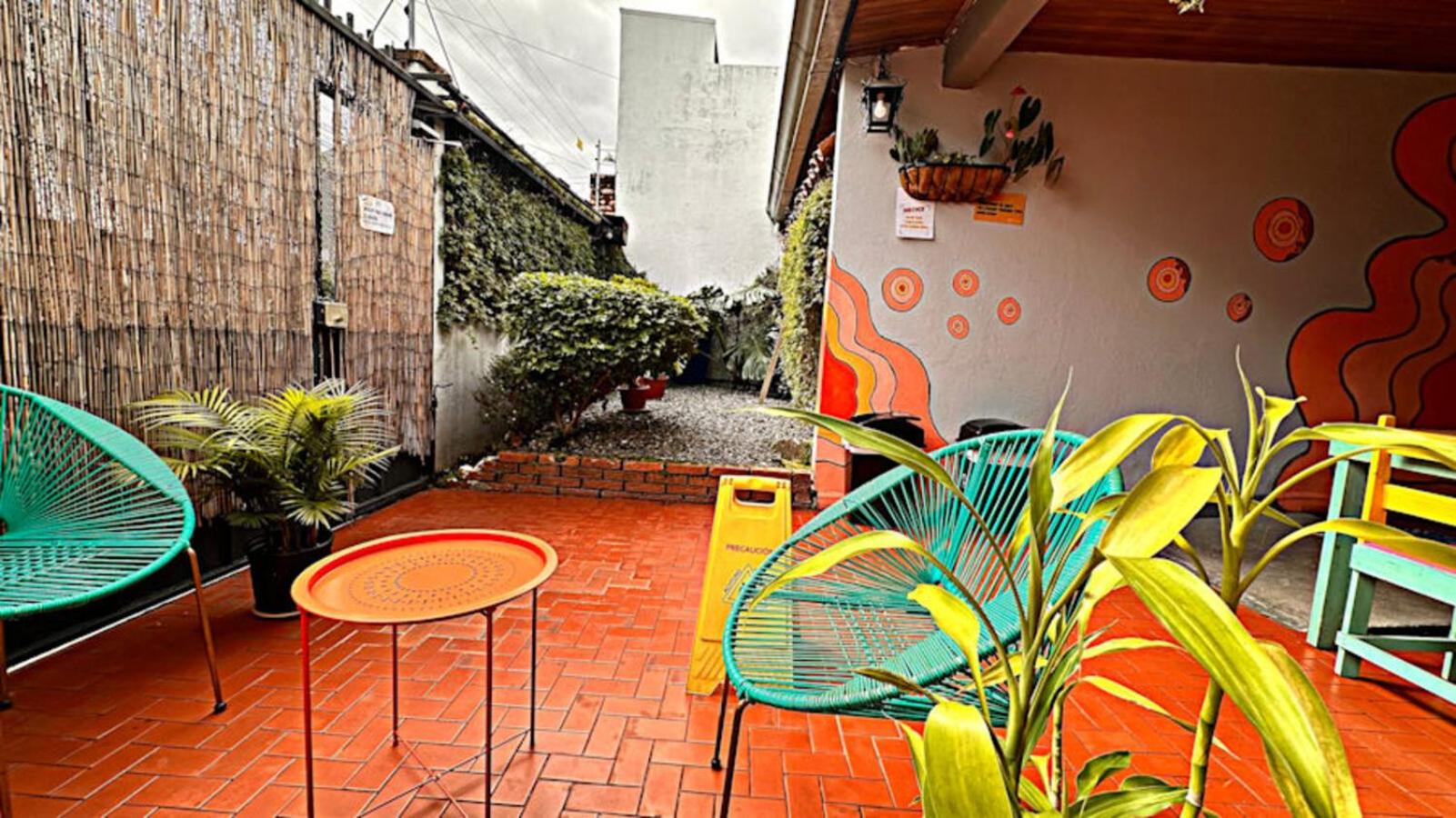 Hotel Chillout Hostel Barrio Escalante - Image 1