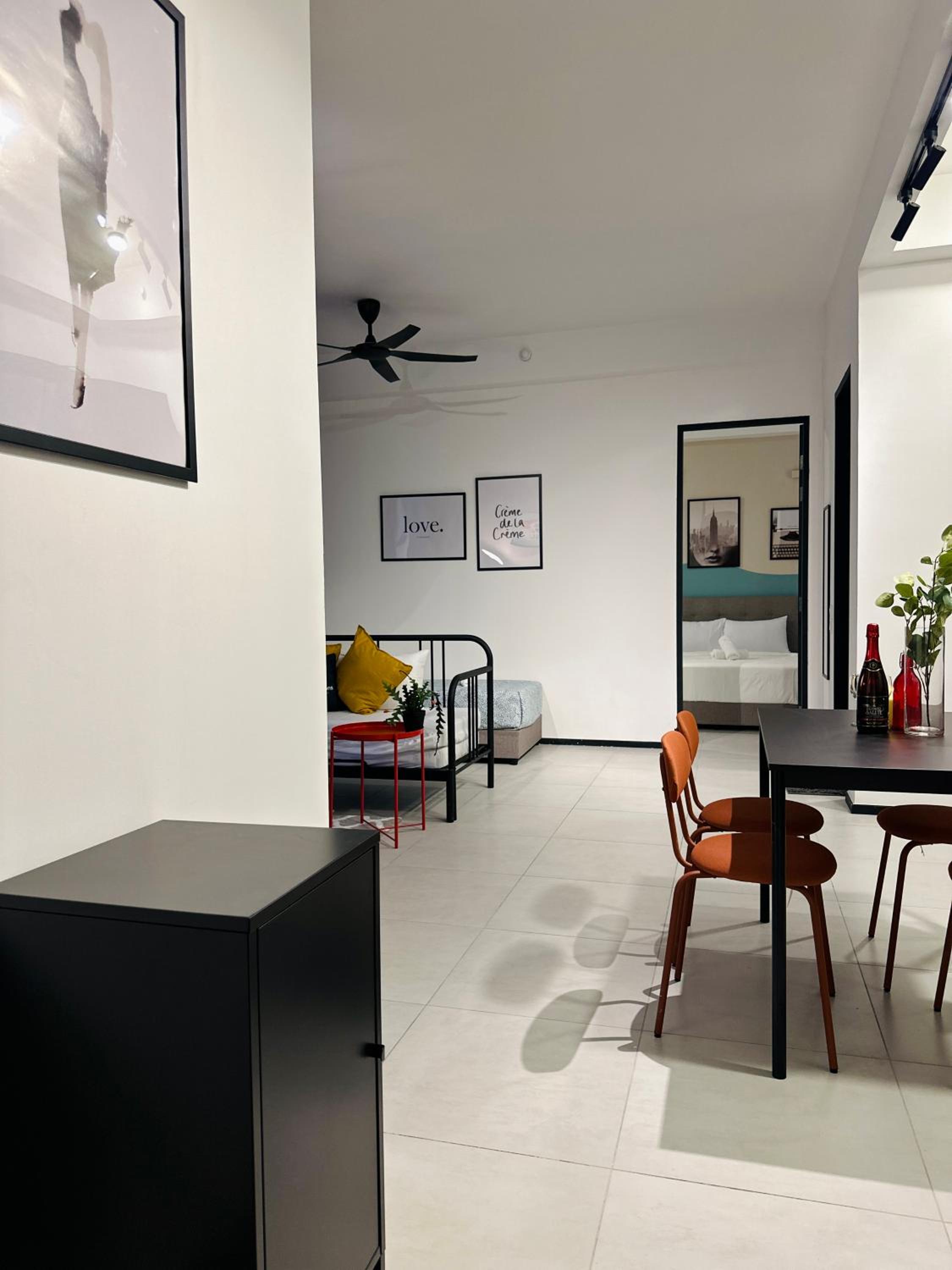 Luxury Apartment Sea&City View Georgetown 14 pax