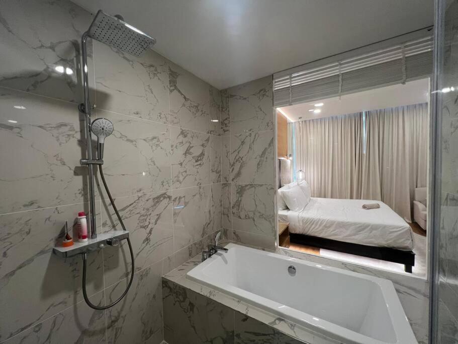 JD Luxury Lavanya Apartment photo 5