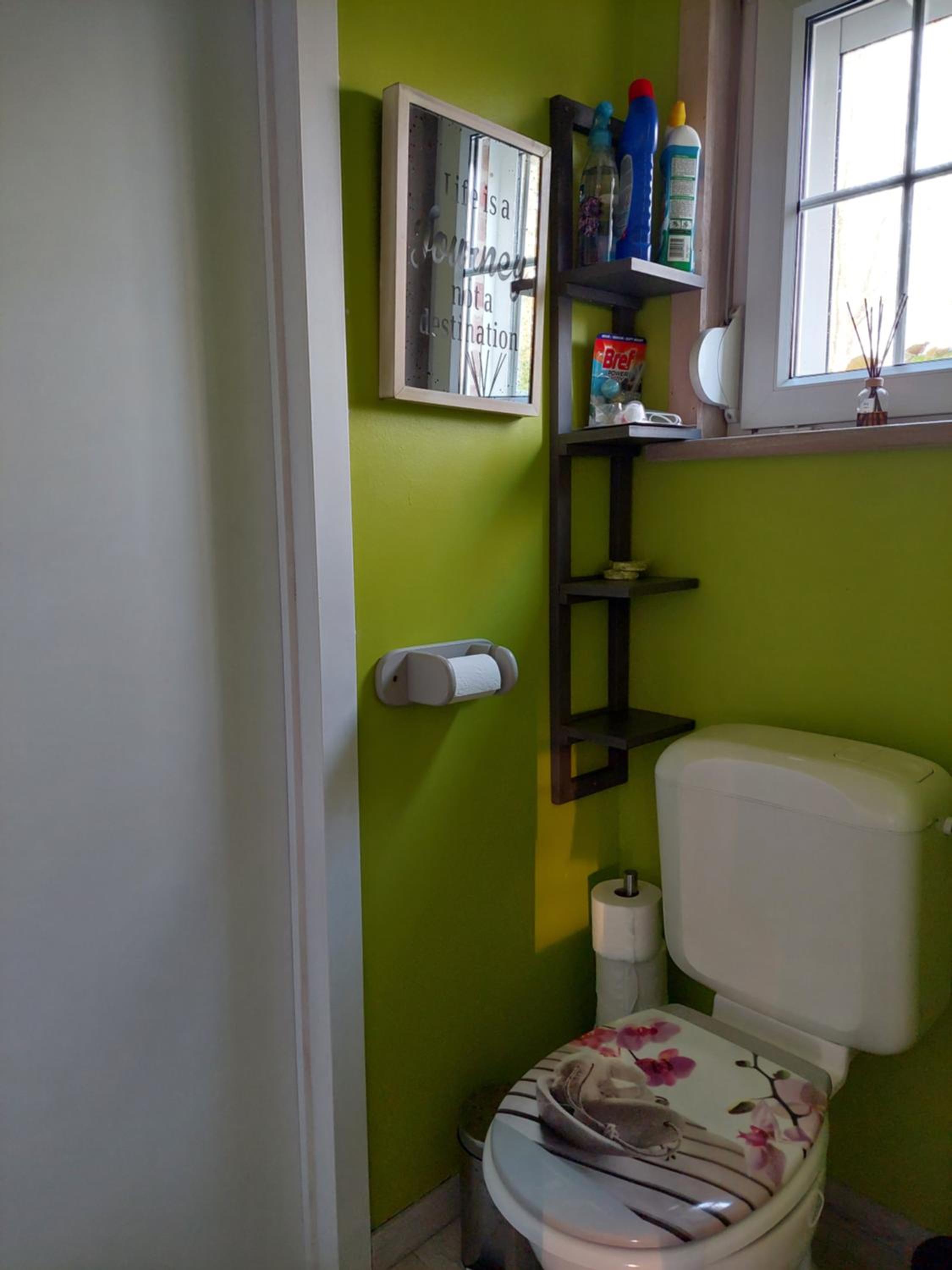 Une chambre privée au sein d'une villa à la campagne