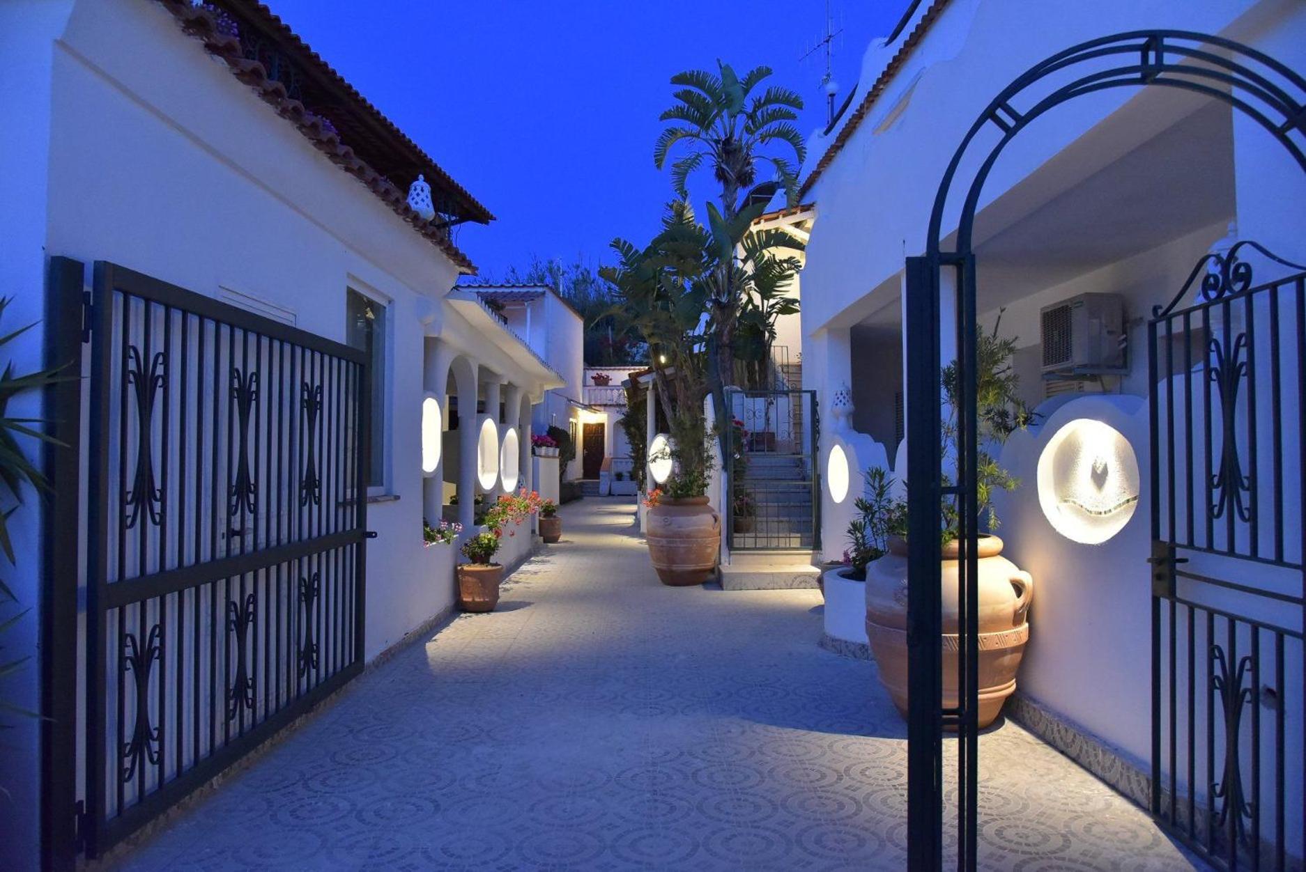Junior Hotel Village
