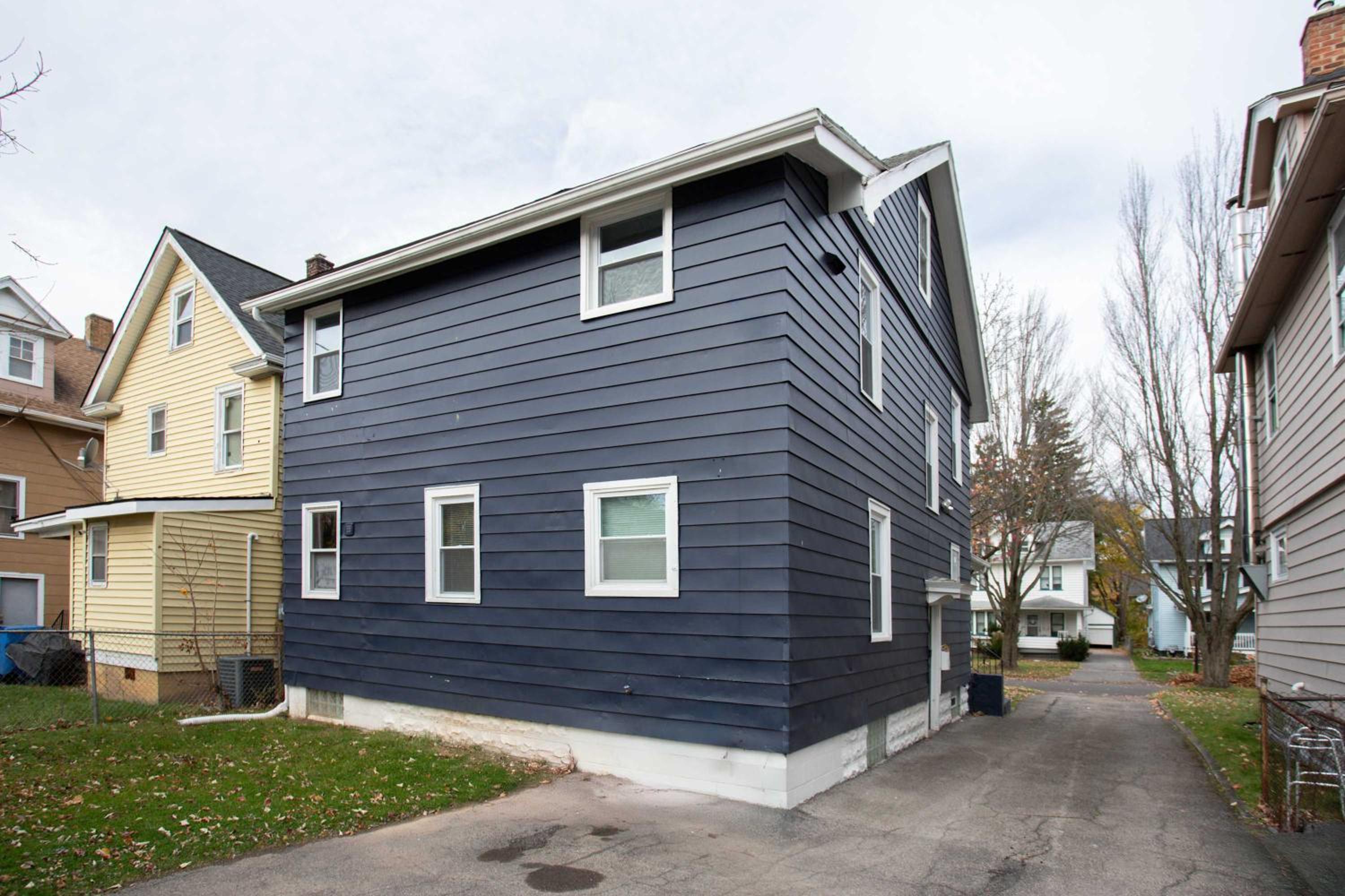 Apartment Near UofR Strong Airport and DWTN view 3