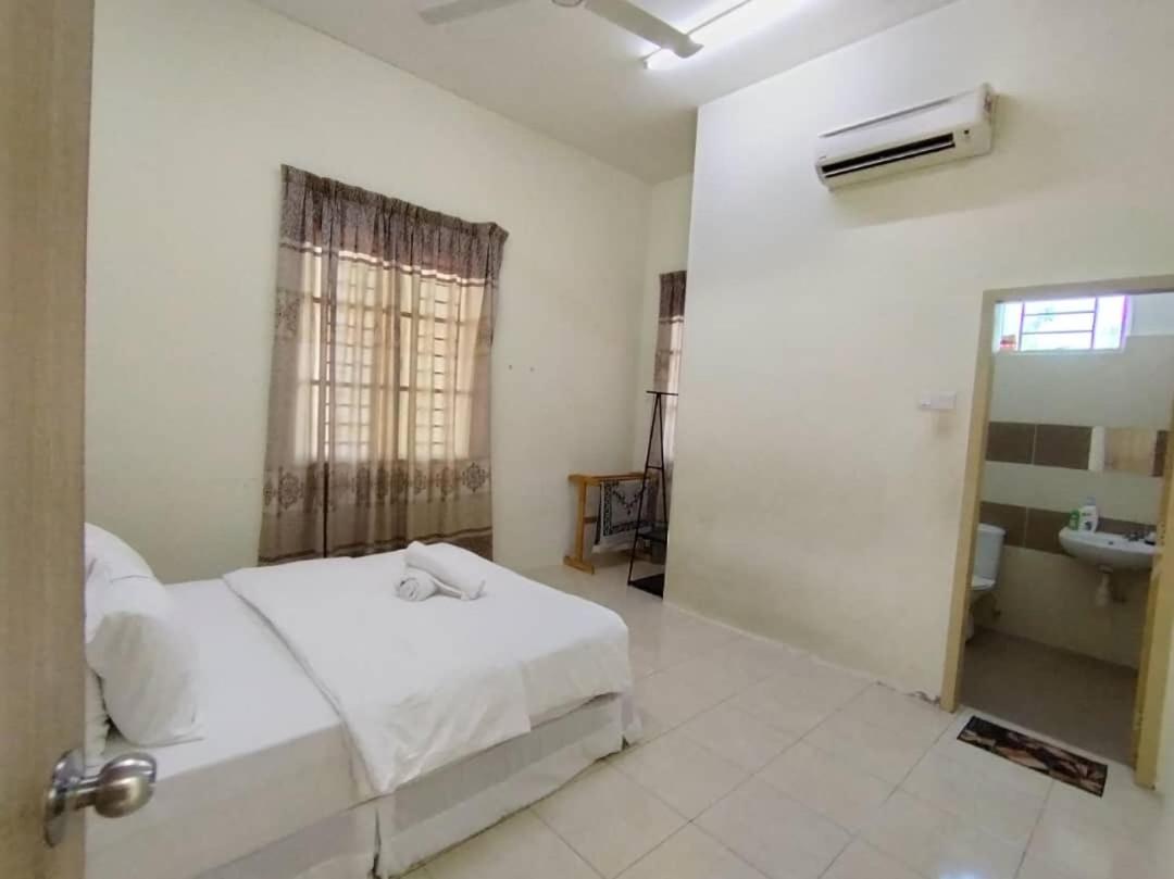 Homestay banglo setingkat HSB 3 bilik aircond photo 1