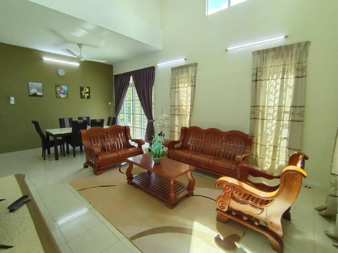 Homestay banglo setingkat HSB 3 bilik aircond