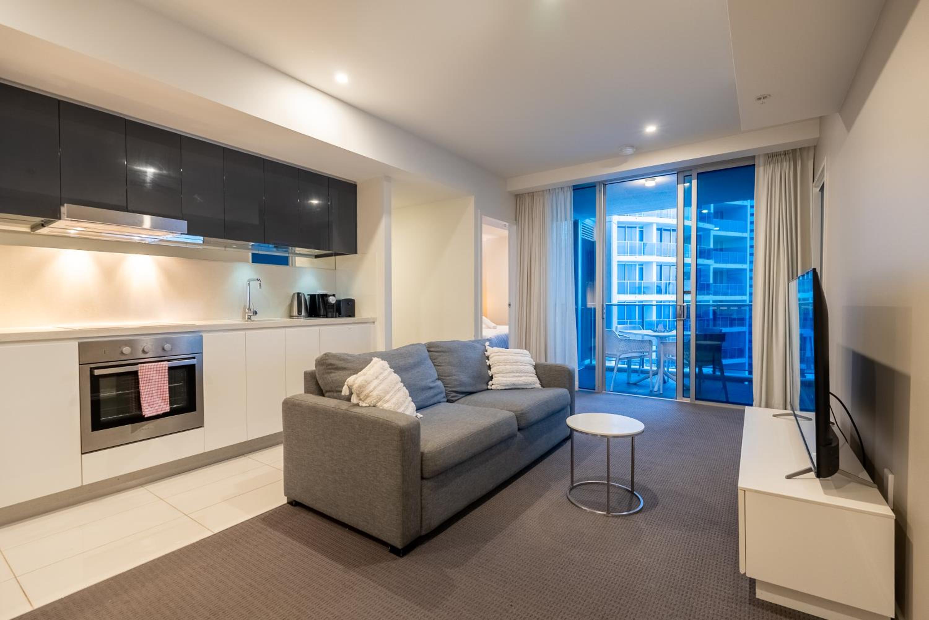 Hilton Surfers Paradise Luxury Suite - 2Bedroom, Free Car Park