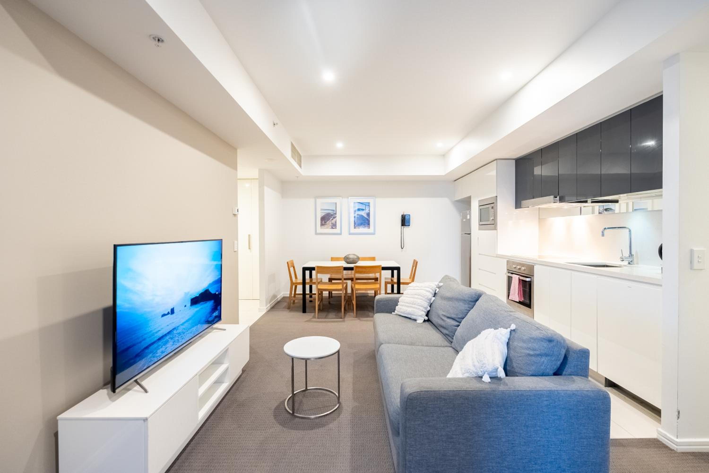 Hilton Surfers Paradise Luxury Suite - 2Bedroom, Free Car Park