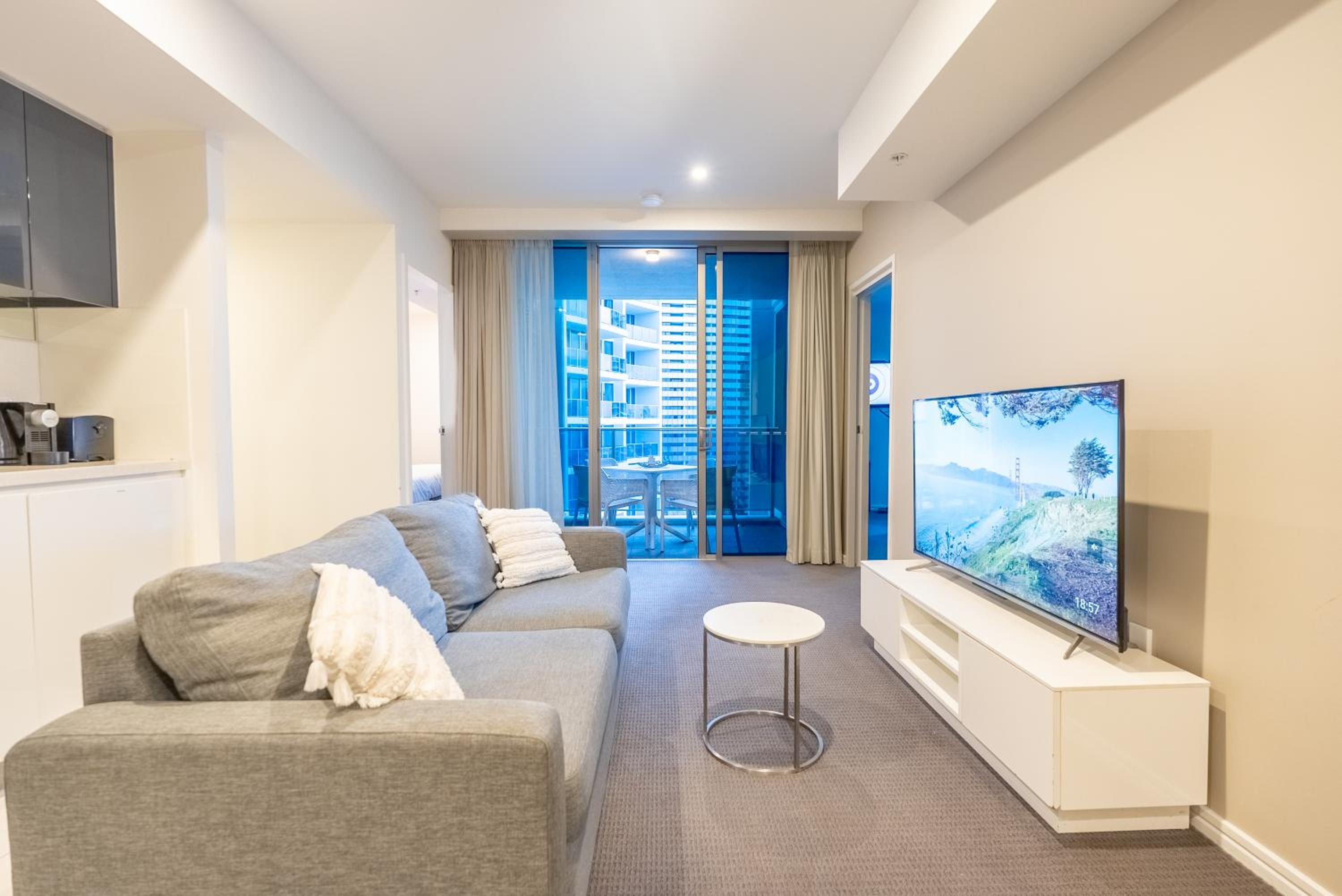 Hilton Surfers Paradise Luxury Suite - 2Bedroom, Free Car Park