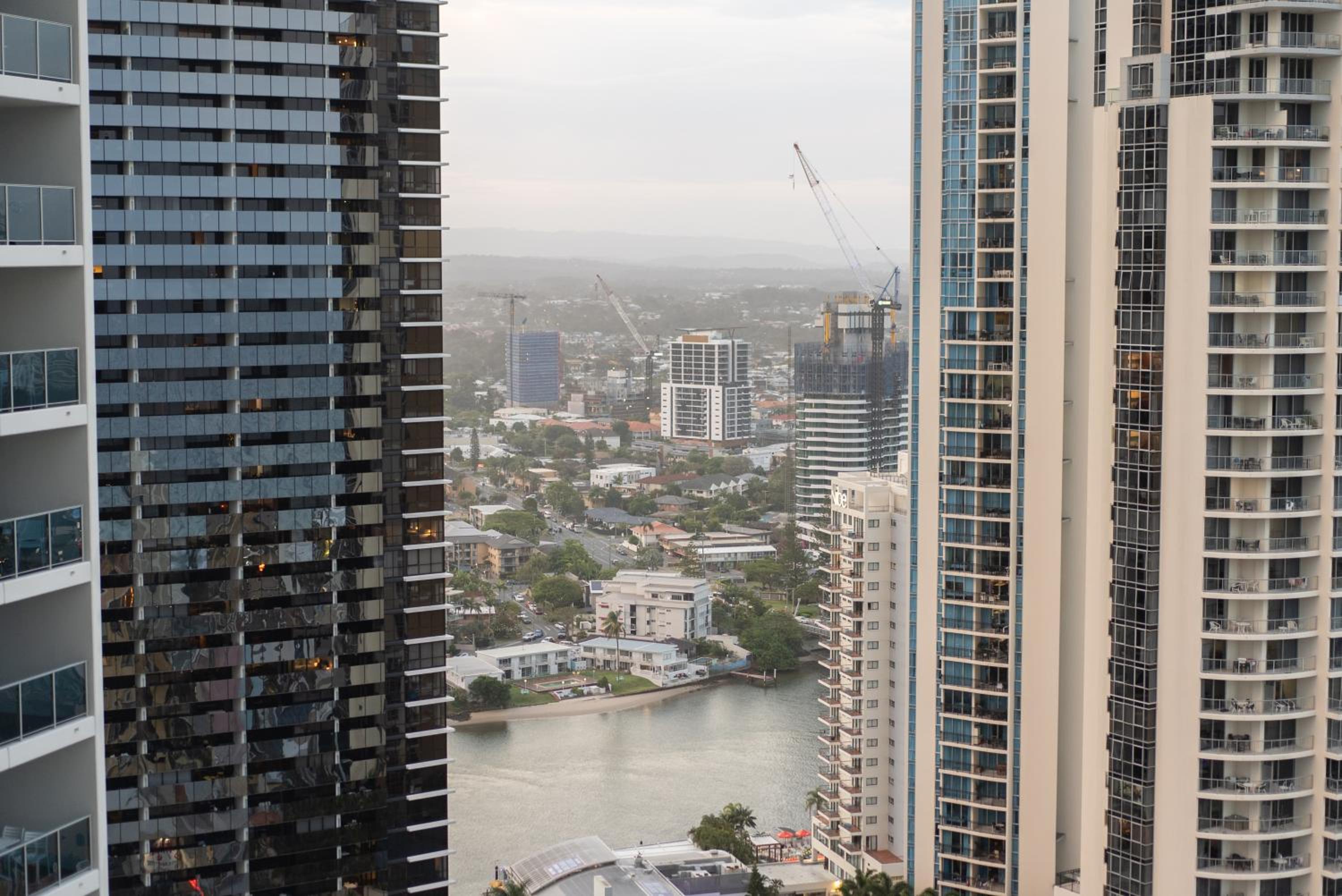 Hilton Surfers Paradise Luxury Suite - 2Bedroom, Free Car Park