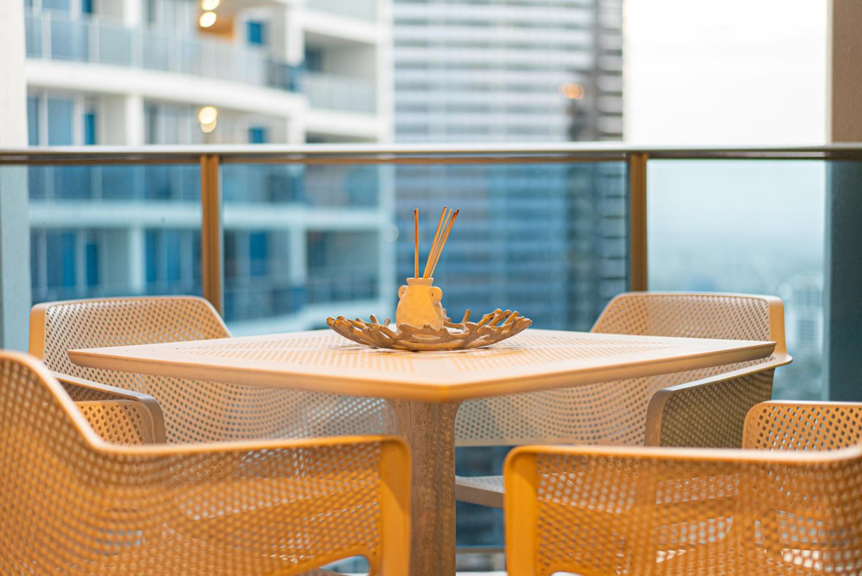 Hilton Surfers Paradise Luxury Suite - 2Bedroom, Free Car Park