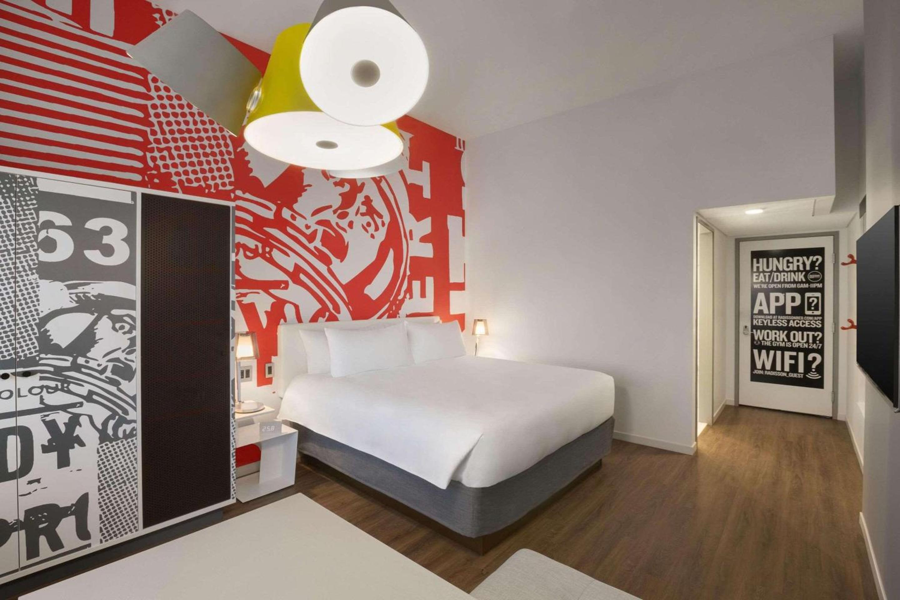 Radisson Red Minneapolis Downtown 2