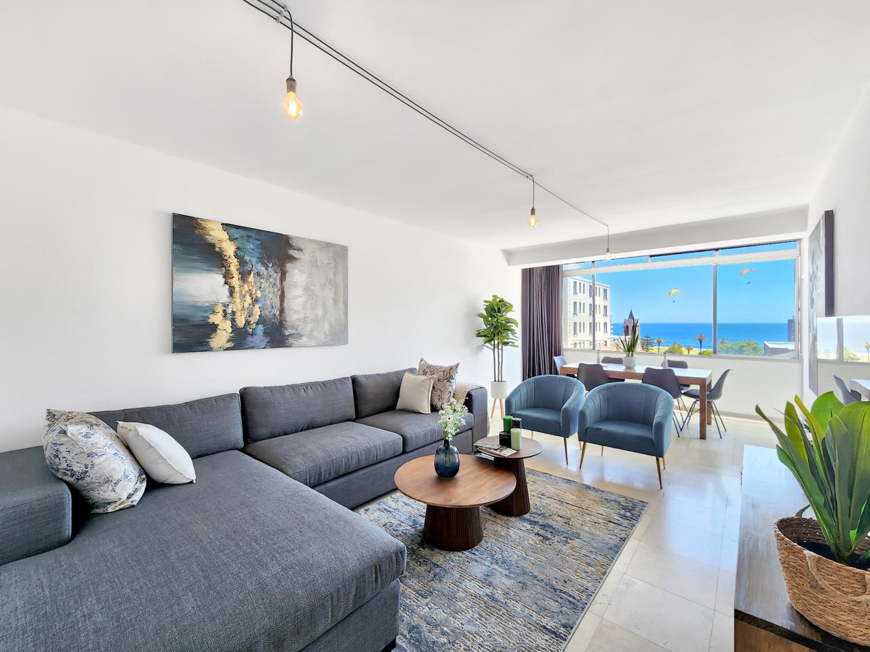 Trendy apartment with sea Views and excellent location