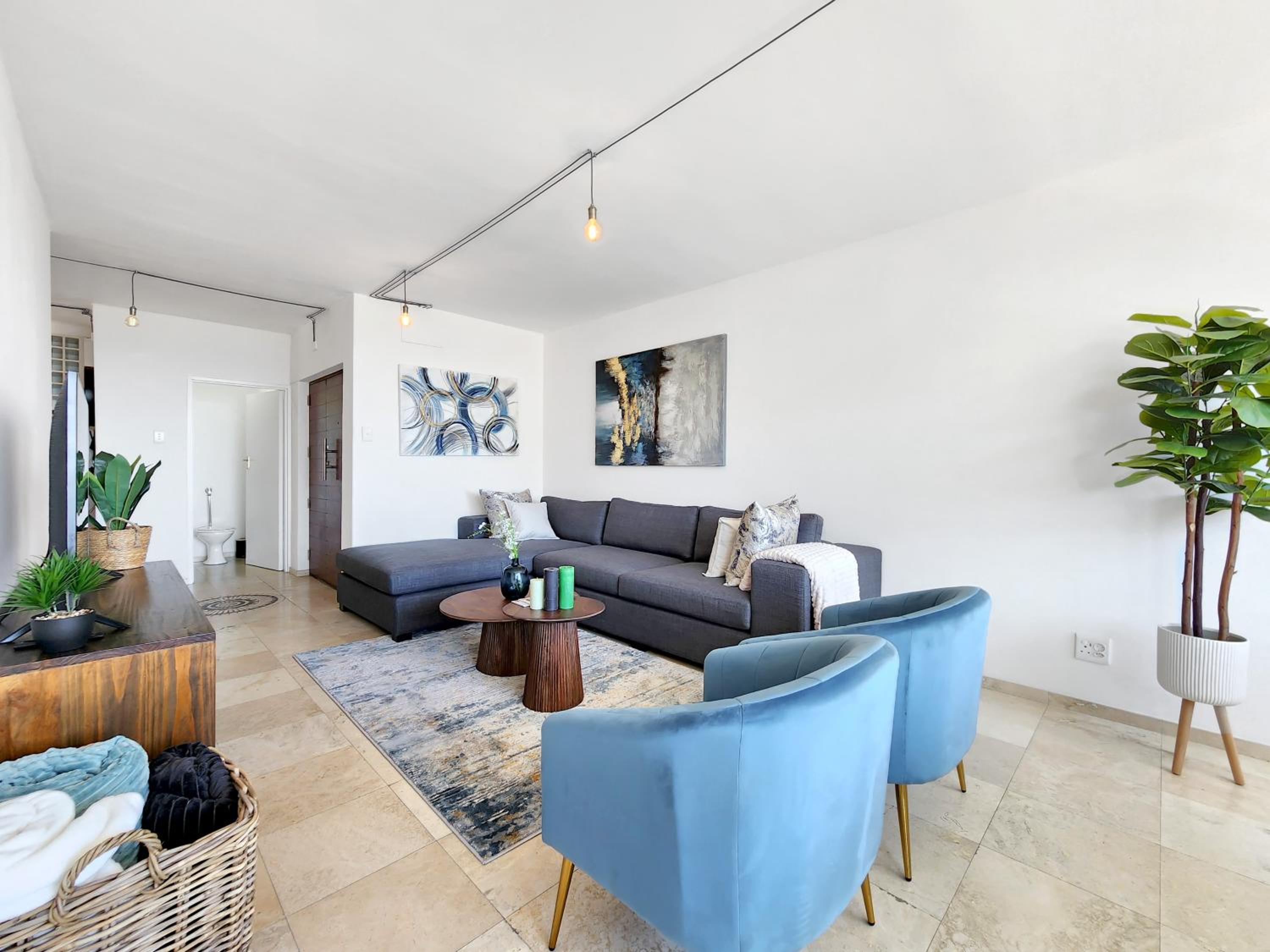 Trendy apartment with sea Views and excellent location