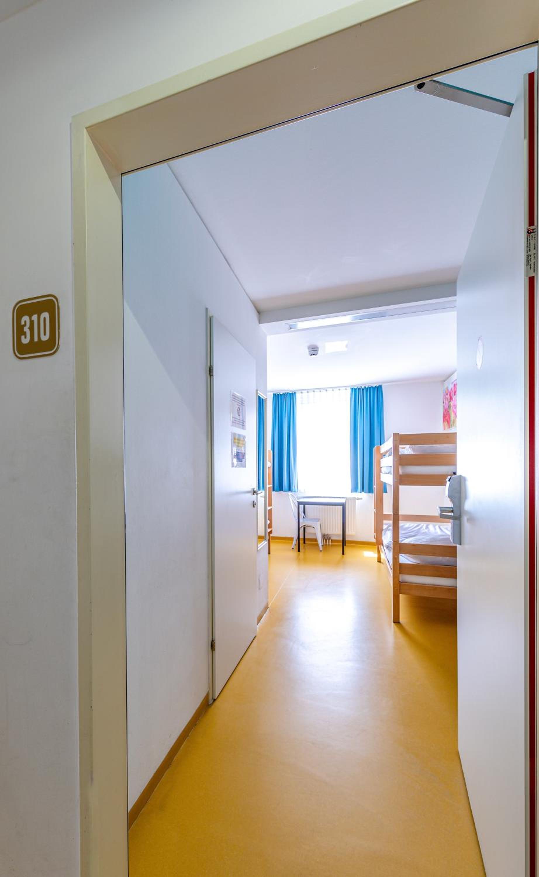 A&T Hotel & Hostel