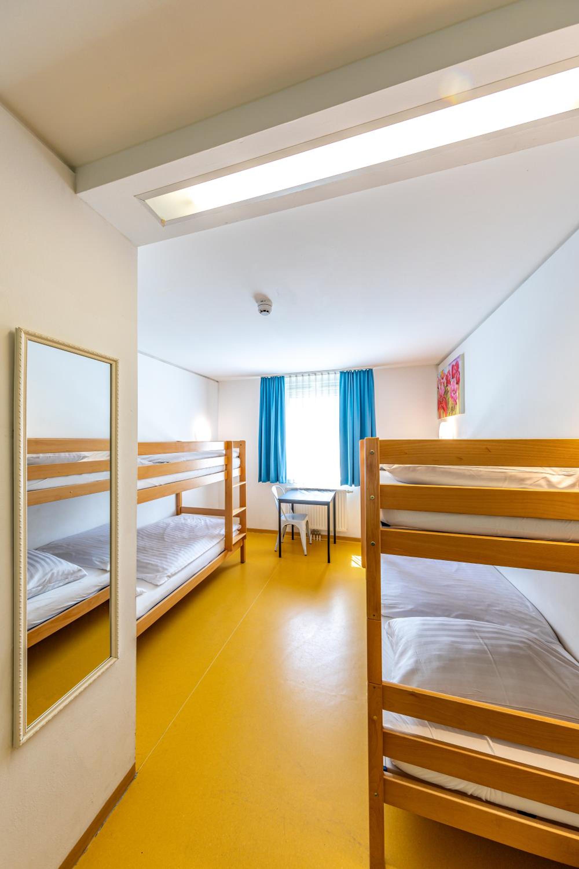 A&T Hotel & Hostel