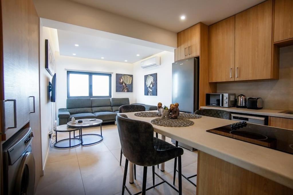1-Bedroom Apartment Finikoudes Beach