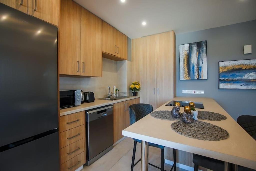 1-Bedroom Apartment Finikoudes Beach