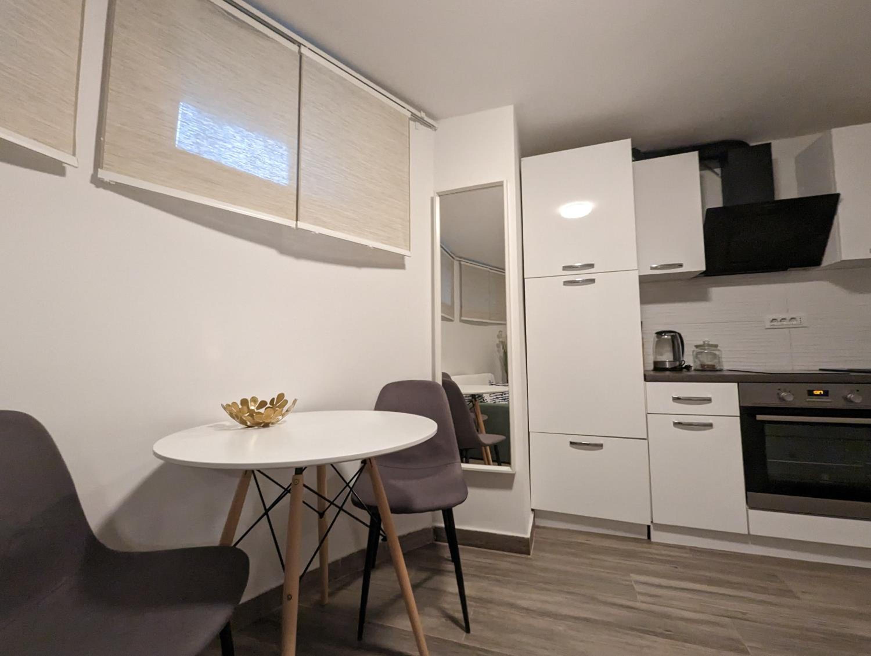 Tranquil Apartment Opposite Maksimir Park