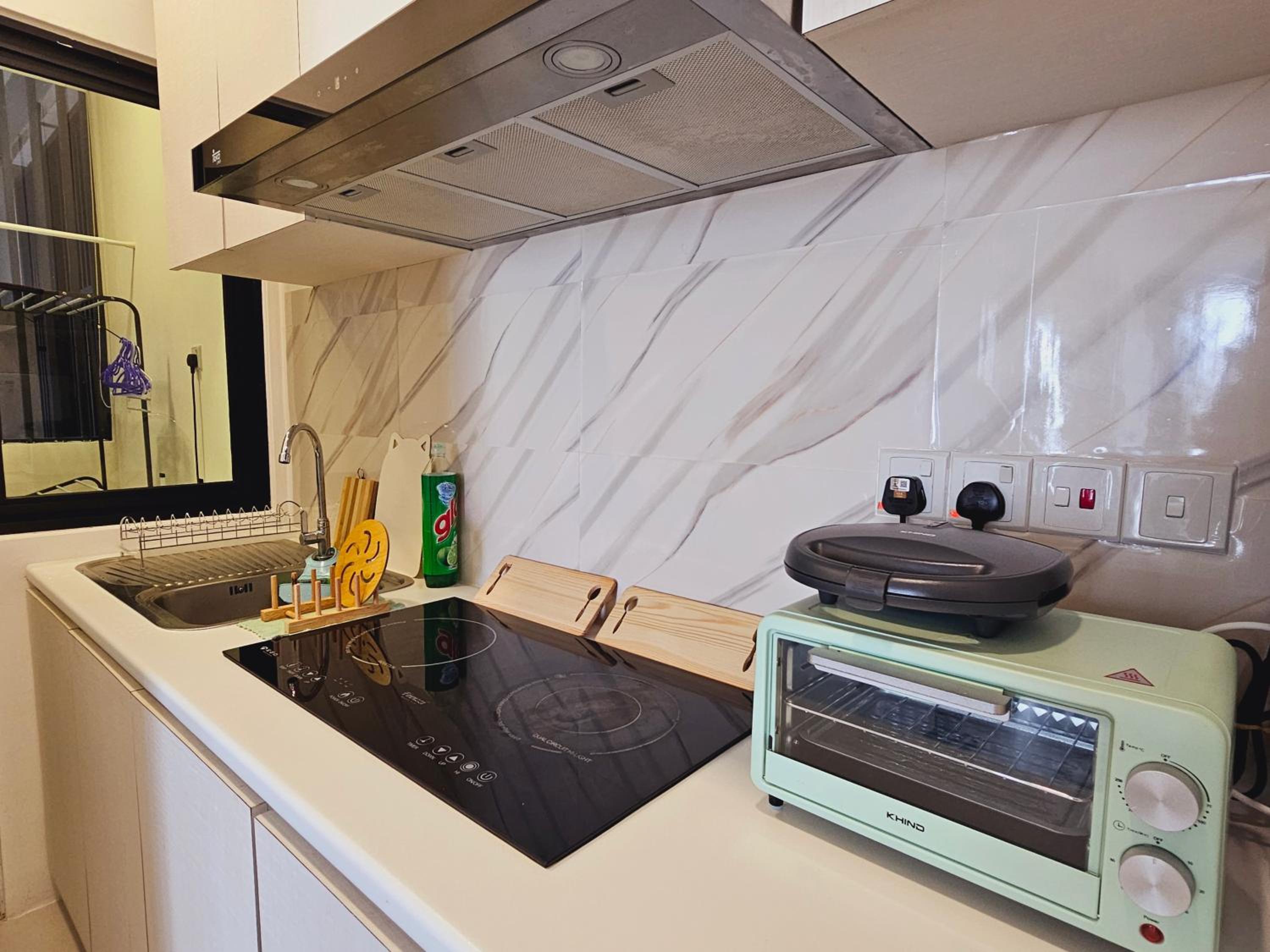 Cozy 2BR Apt near Airport, Town & Vivacity Mall view 4