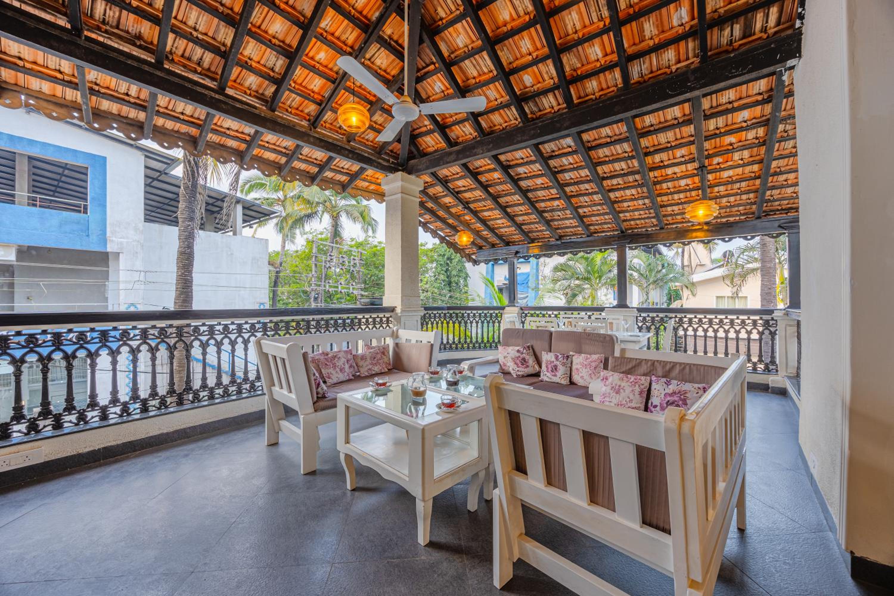 ELIVAAS 4 BHK Villa near Beach with Private Pool & Bar - Casa Boa Vida view 4