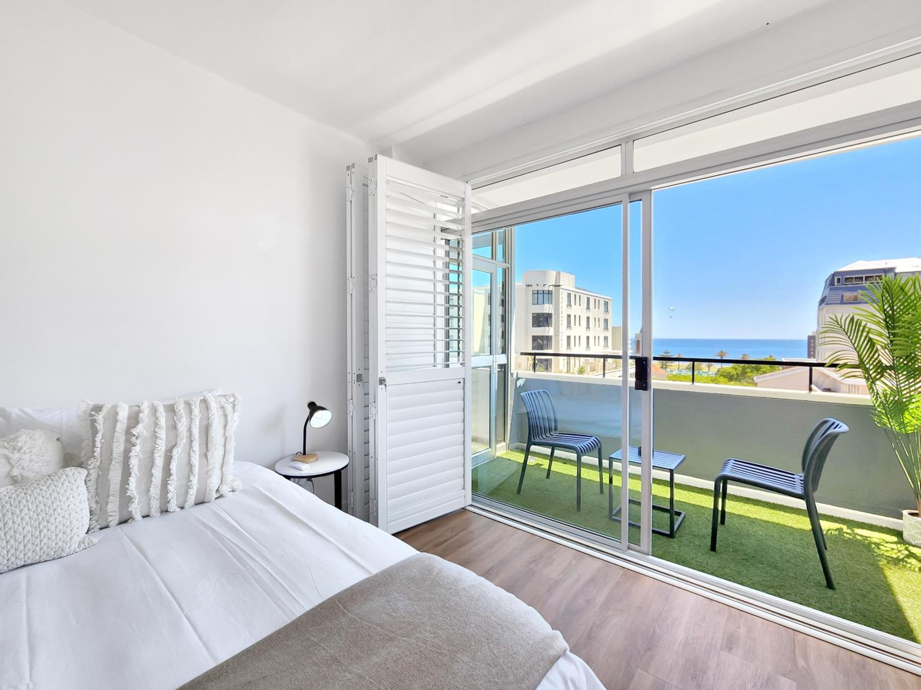 Trendy apartment with sea Views and excellent location