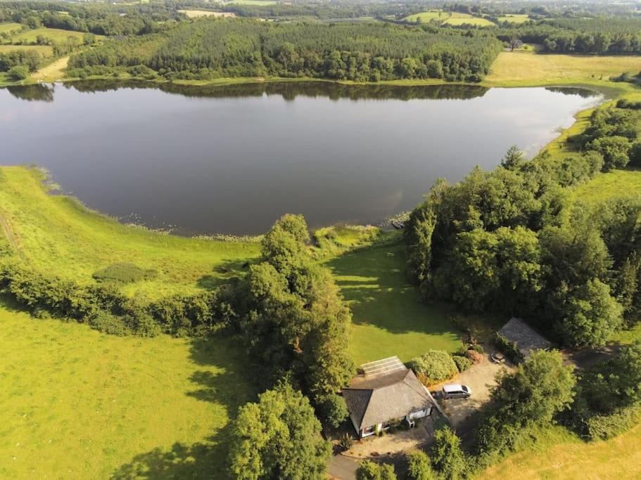 LAKESIDE COTTAGE - Familiy, Golfing & Fishing view 3