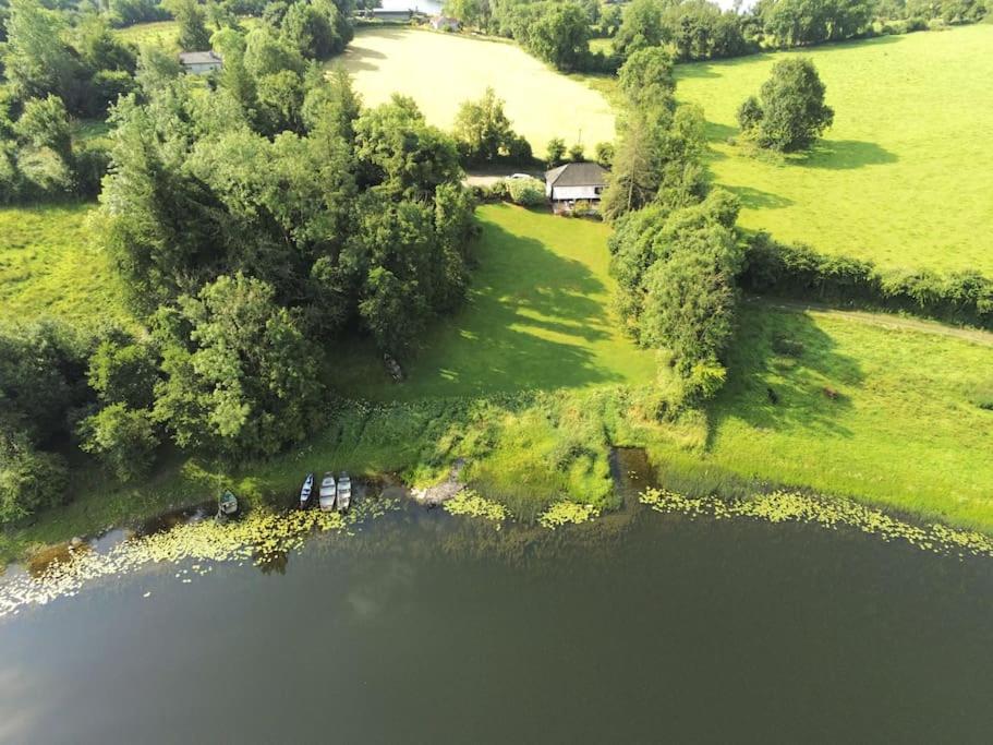 LAKESIDE COTTAGE - Familiy, Golfing & Fishing view 5