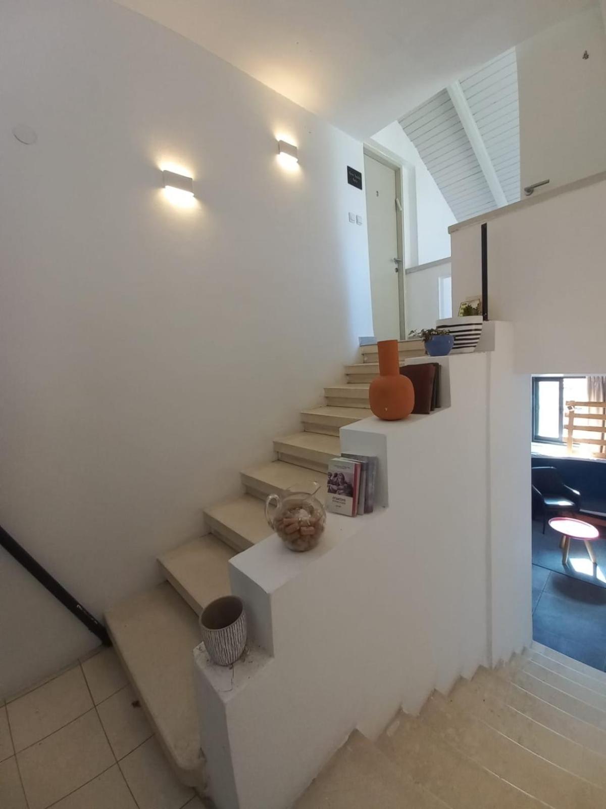 Cozy Apartment in Neve Tzedek view 3